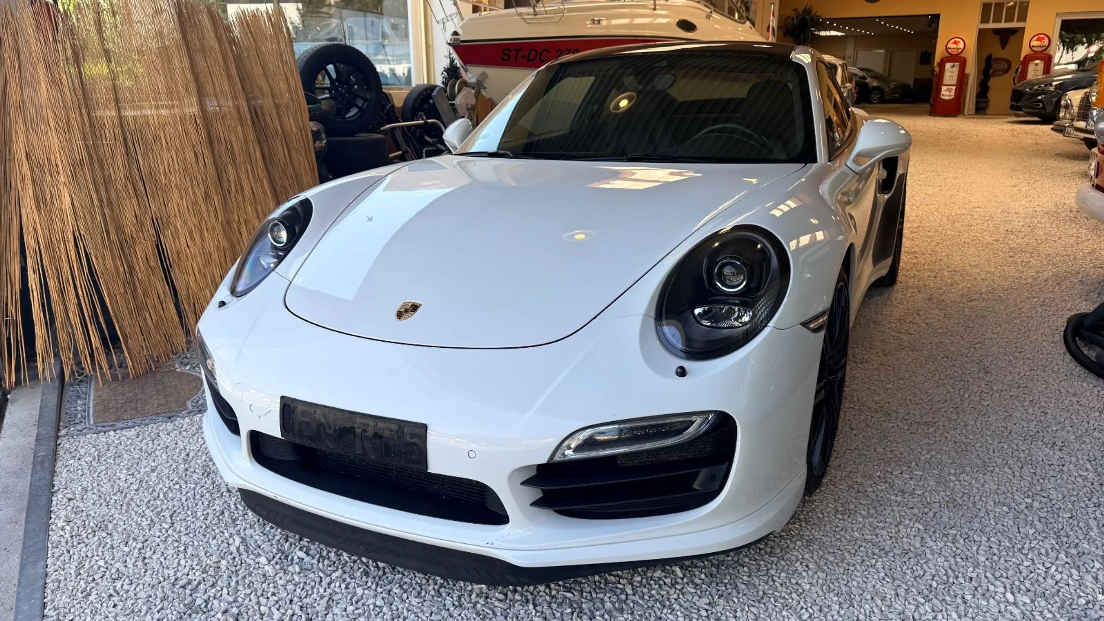 Porsche 911 Turbo — photo 2