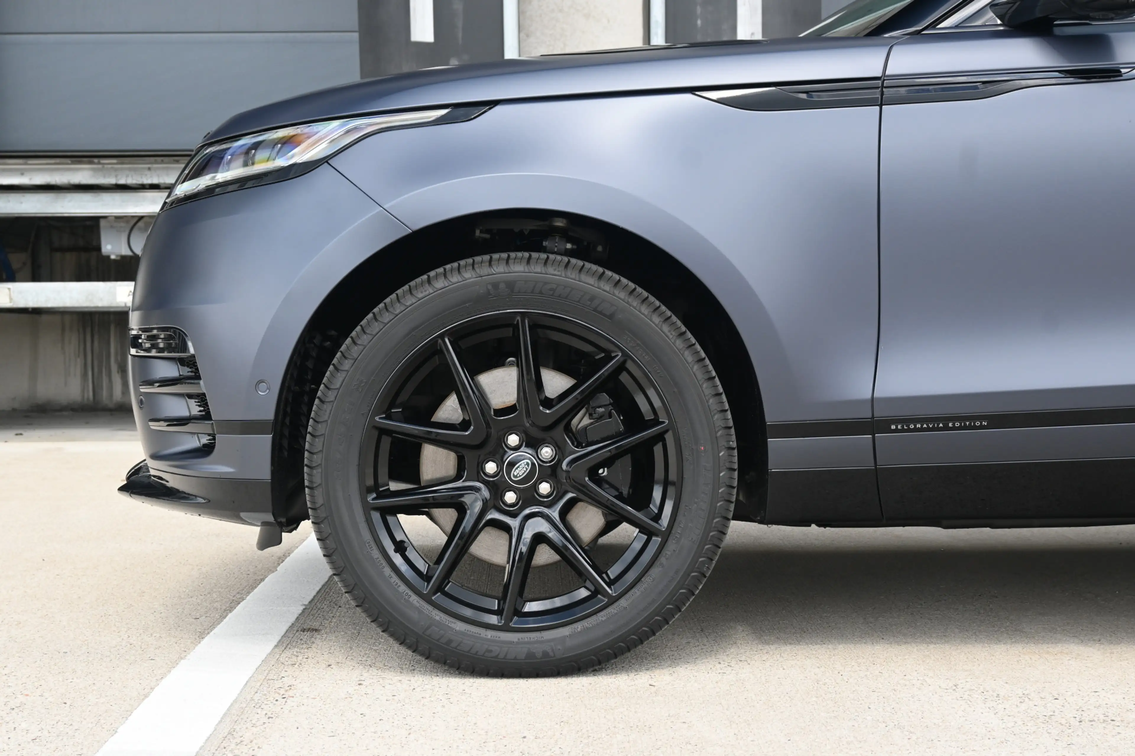 Land Rover Range Rover Velar 2.0 P400e AWD Belgravia Edition Satin PHEV — photo 11