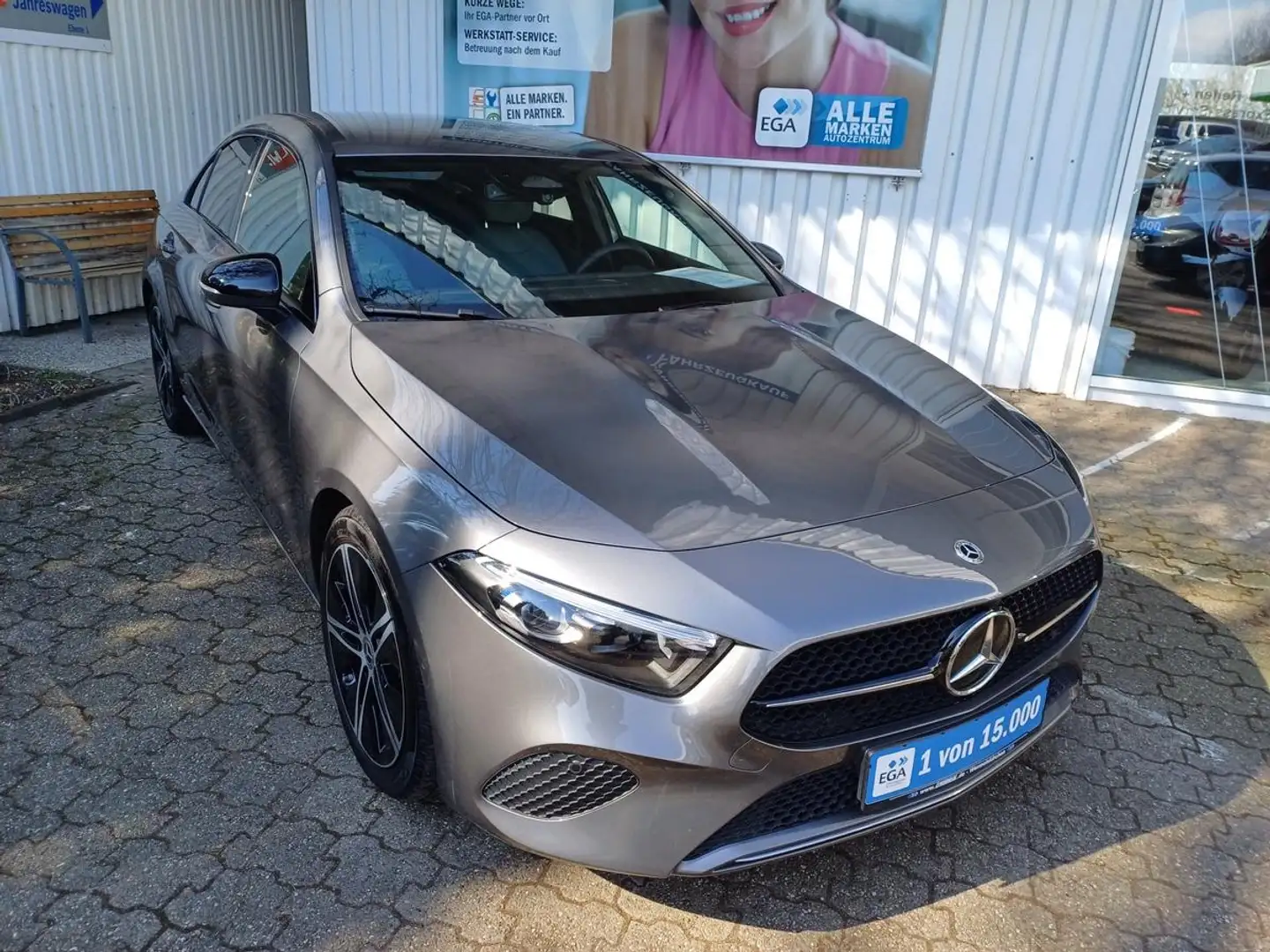 Mercedes-Benz A 200 Progressive Line Advanced*7G-DCT*AHK*NIGHT*SHZ*PTS Gris - 2