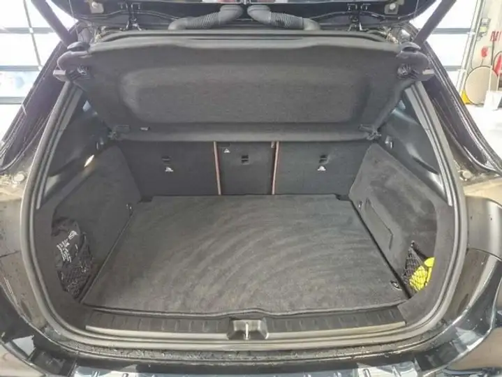 Mercedes-Benz GLA 2023, foto 23