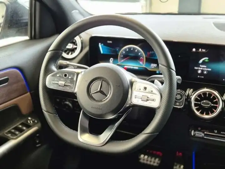 Mercedes-Benz GLA 2023, foto 14