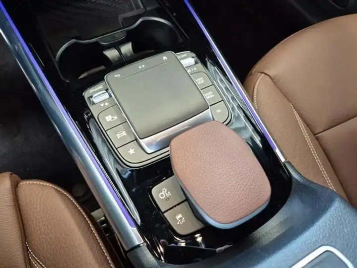 Mercedes-Benz GLA 2023, foto 17