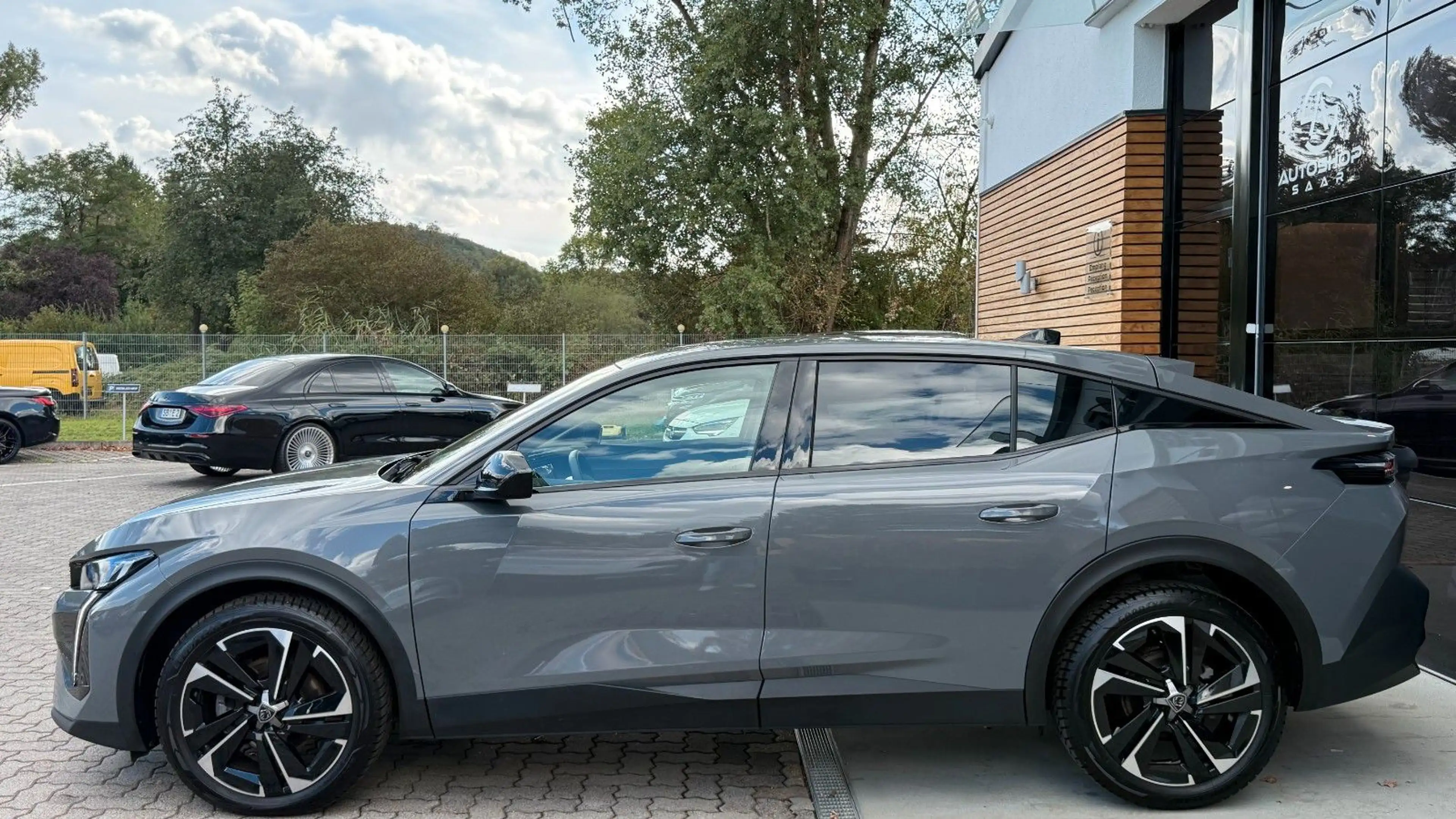 Peugeot 408 Hybrid 145 Allure MwSt/ACC/360°/SHZ/CarPlay — photo 8