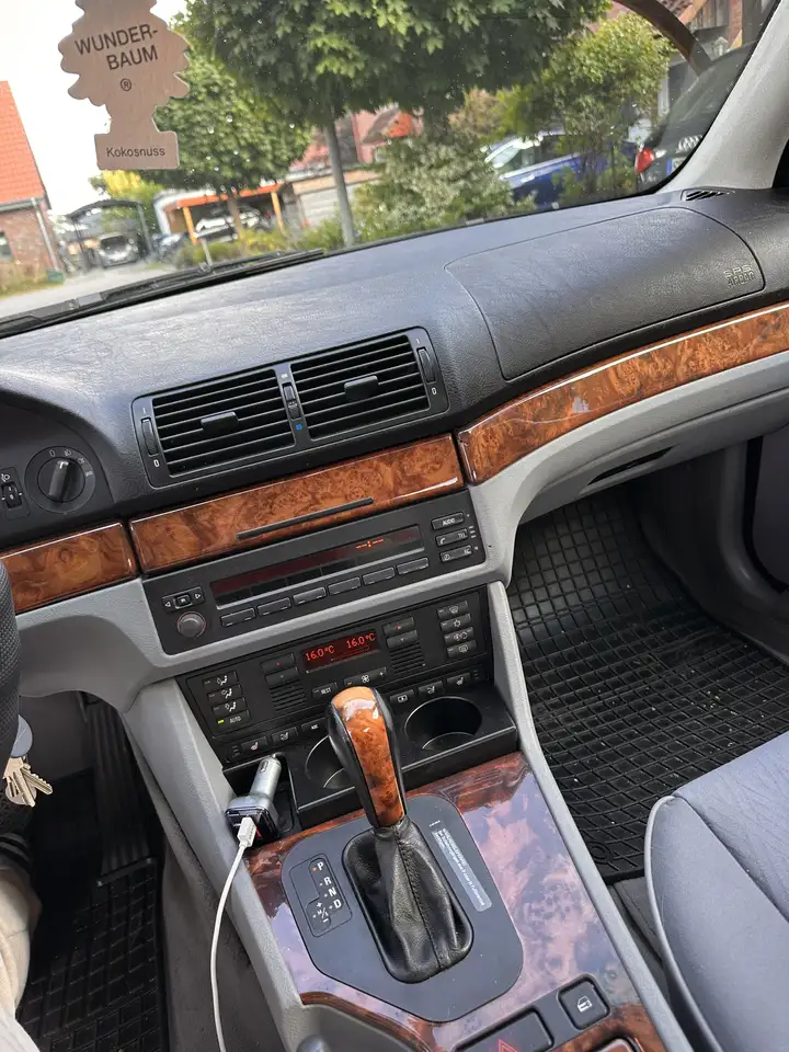 BMW 520i, foto 9
