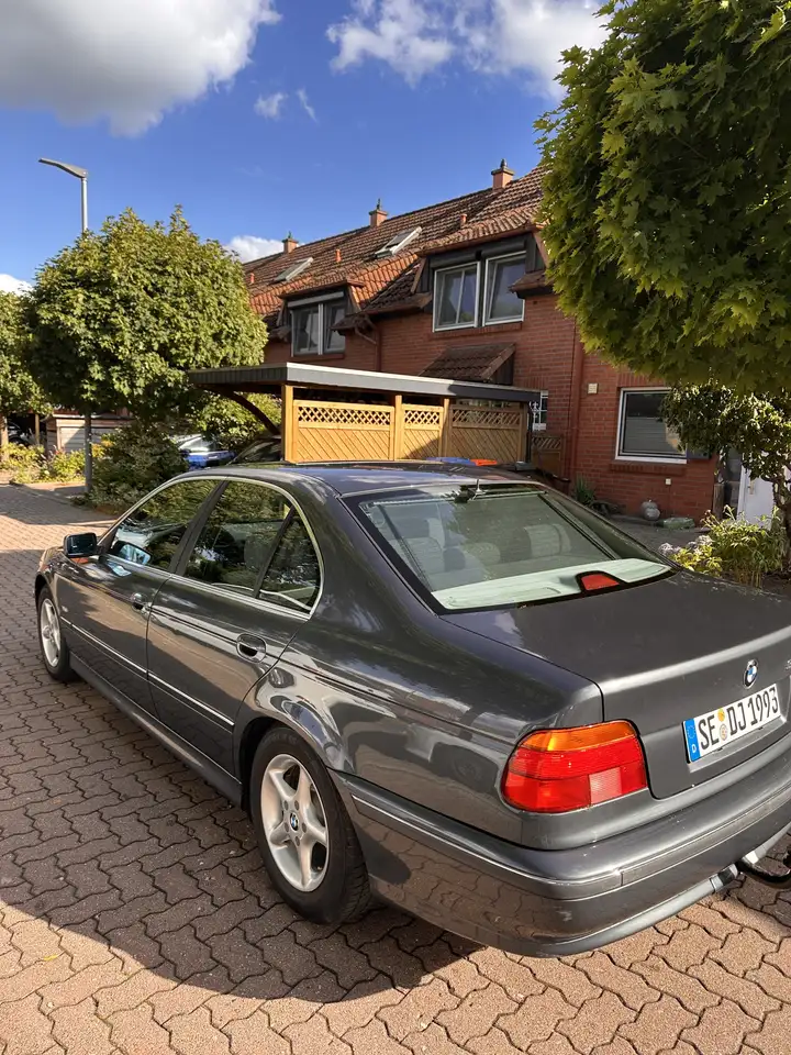 BMW 520i, foto 2