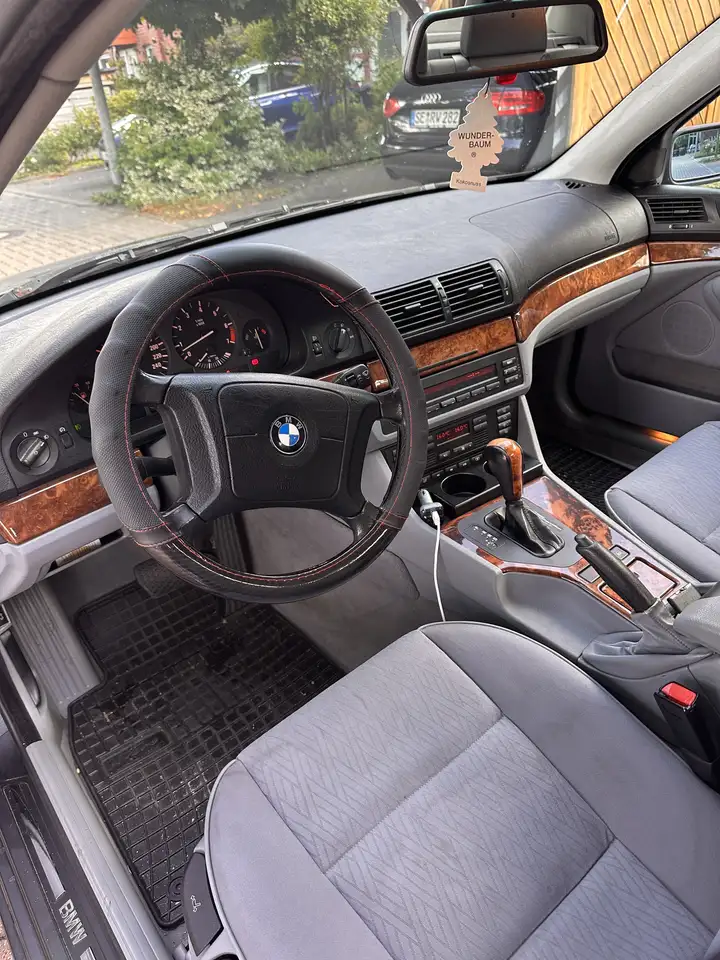 BMW 520i, foto 12