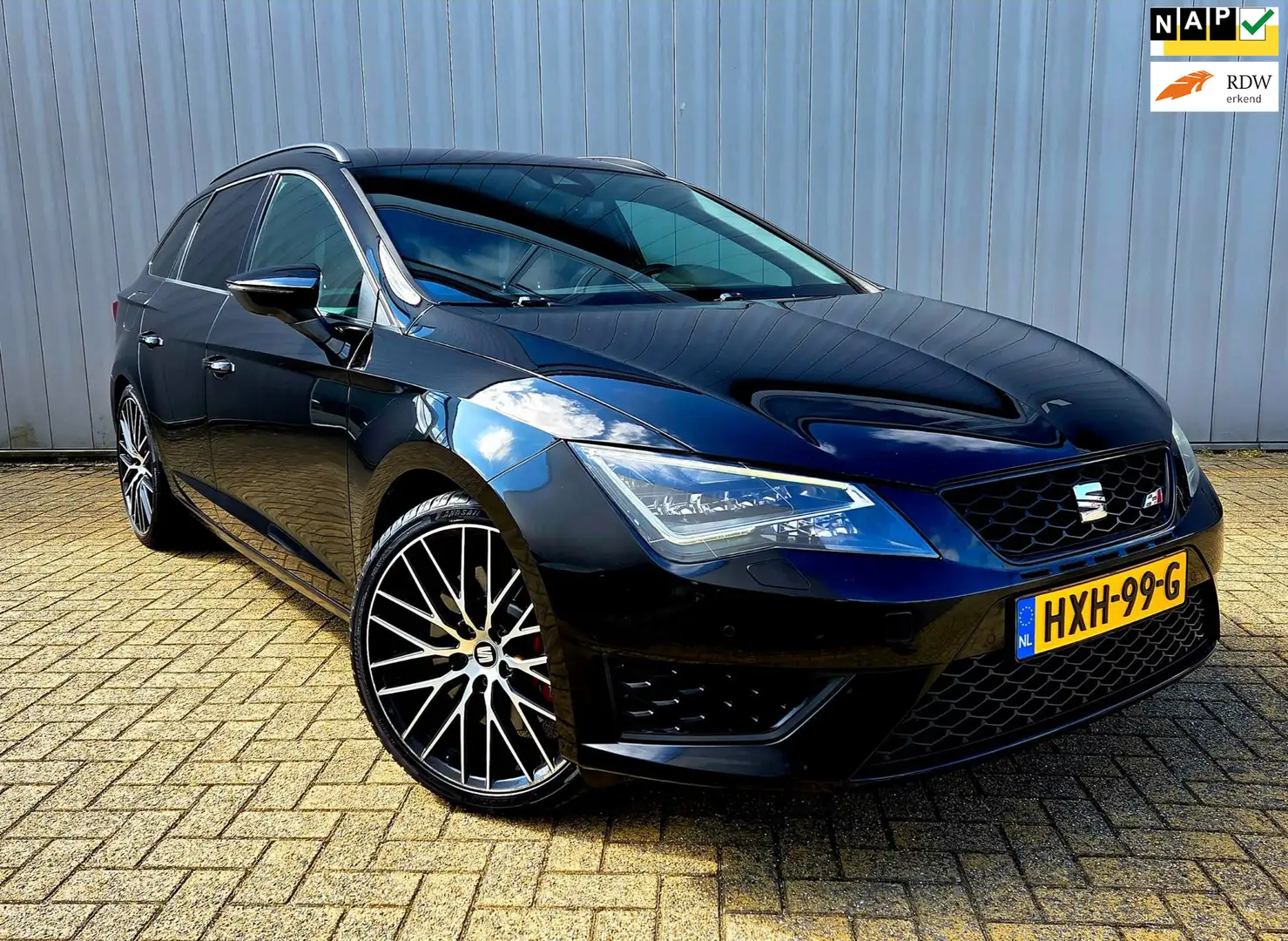 SEAT Leon ST 2.0 TSI Cupra 290 SeatSound Zwart - 1