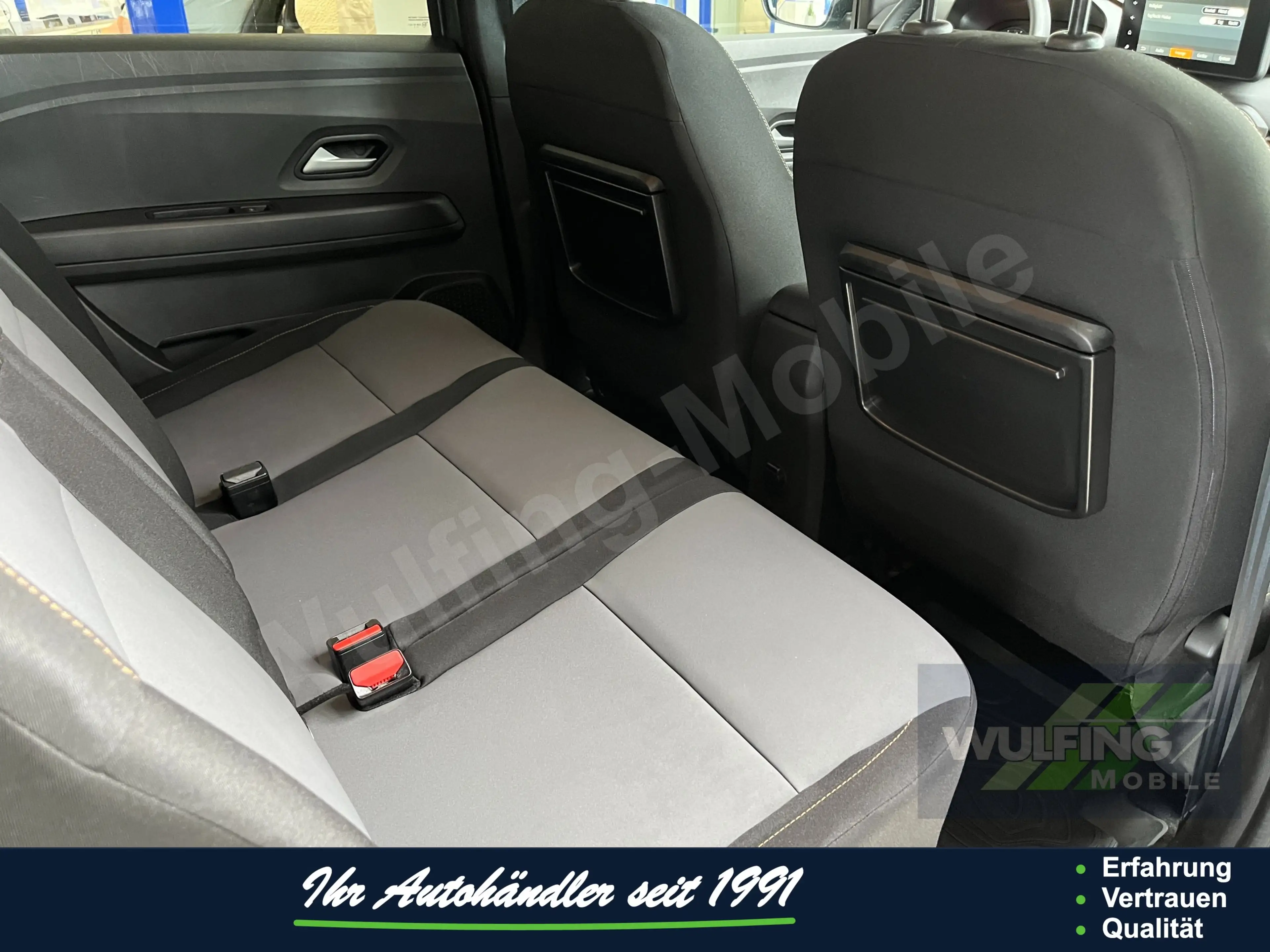 Dacia Jogger TCE110 Extreme, City-Pak.,Navi, RF-Kam. — photo 33
