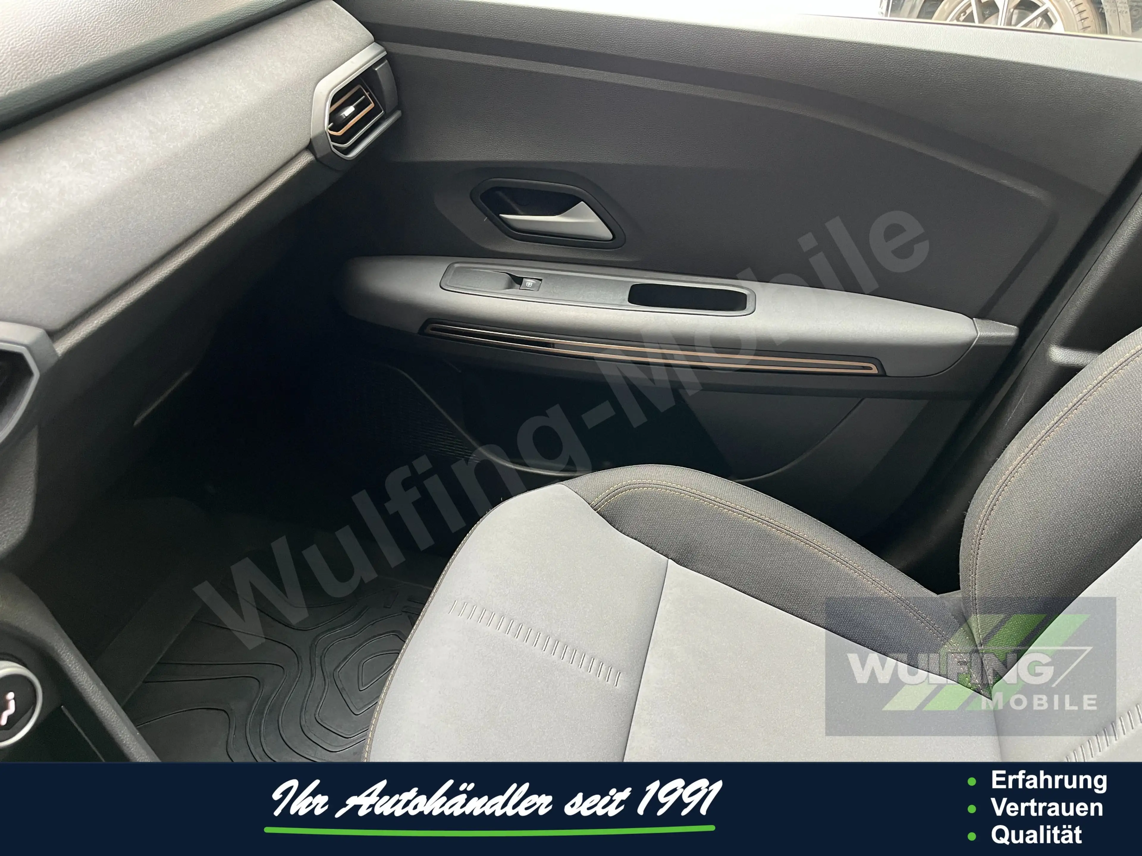 Dacia Jogger TCE110 Extreme, City-Pak.,Navi, RF-Kam. — photo 25