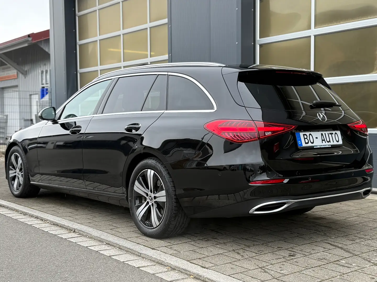 Mercedes-Benz C 220 T d Leder PANO AHK Distronic MBUX Spur LED Digital Noir - 2