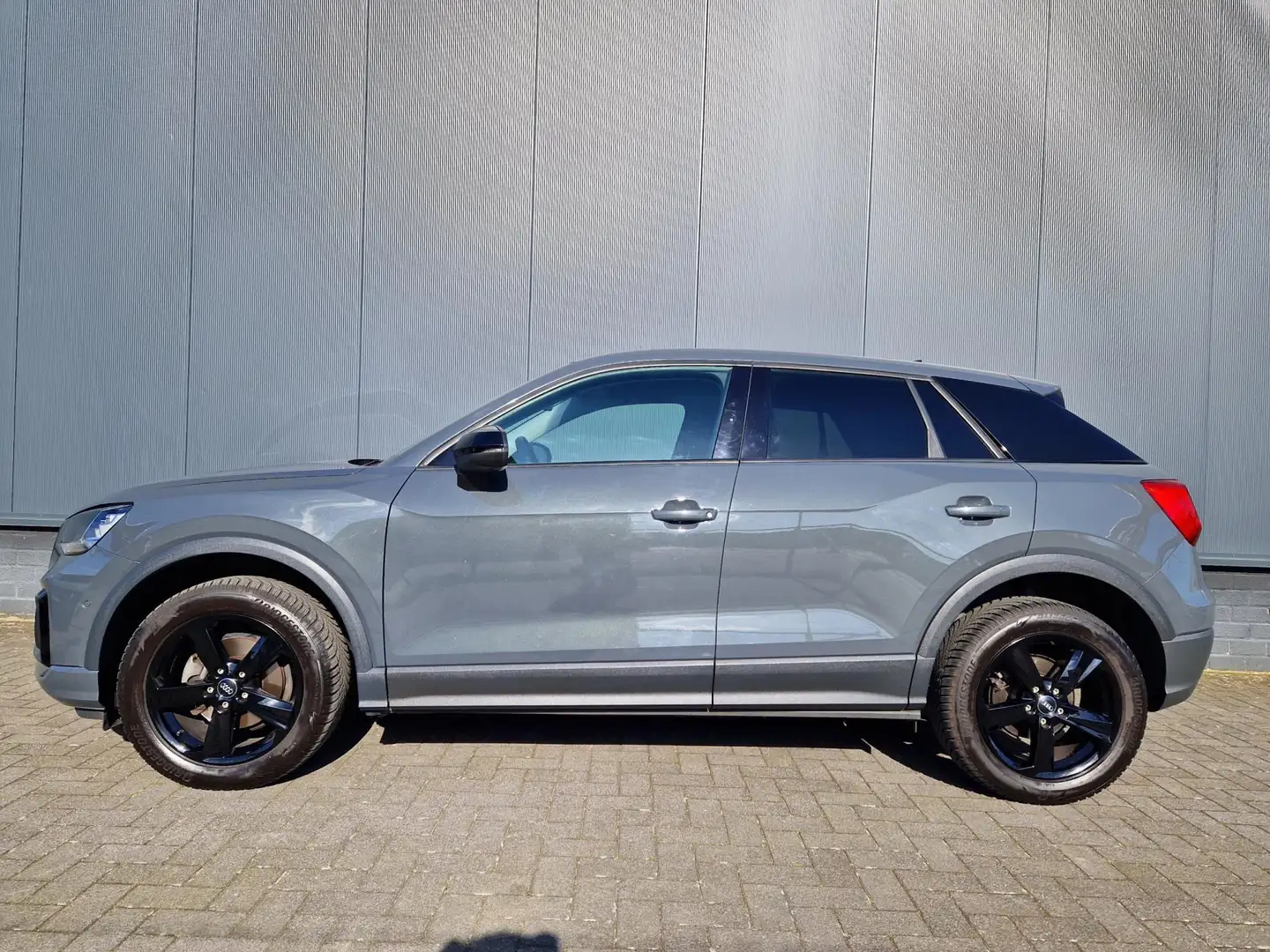 Audi Q2 30 TDI Design Pro Line Plus Grau - 2