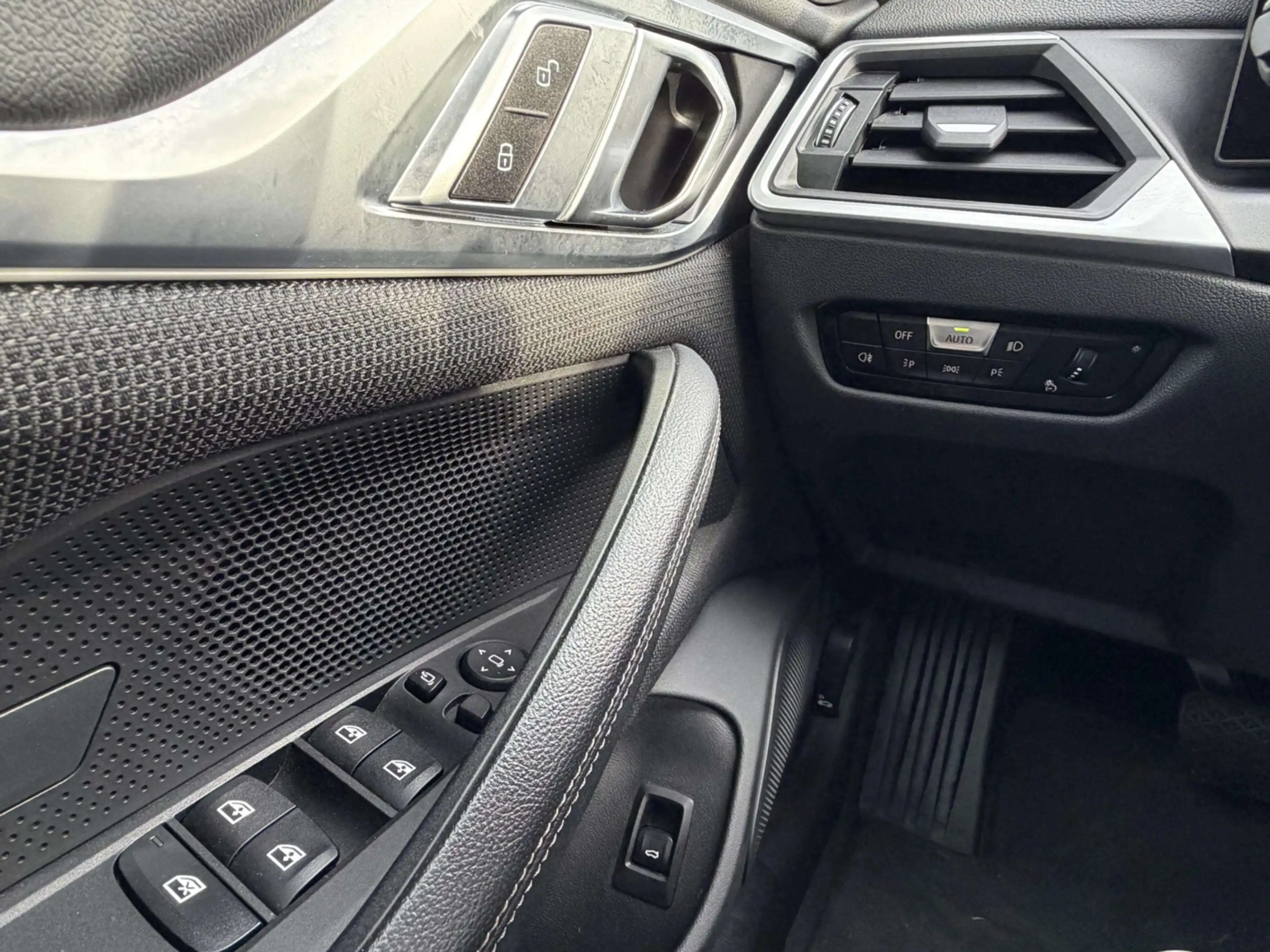 BMW i4 EDrive40 84 kWh | SOH ..% | Adapt. Cruise | Camera — photo 14