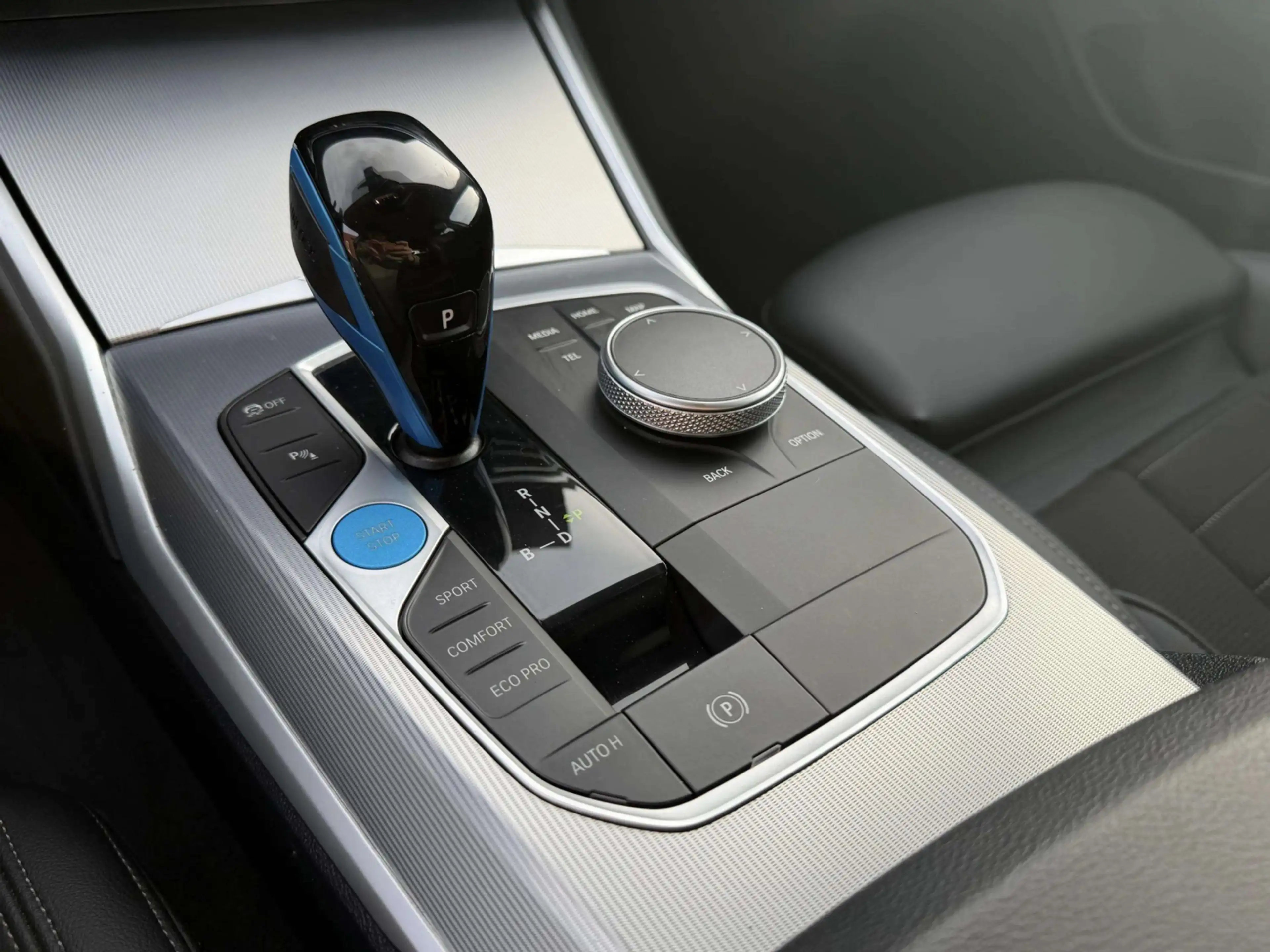 BMW i4 EDrive40 84 kWh | SOH ..% | Adapt. Cruise | Camera — photo 13
