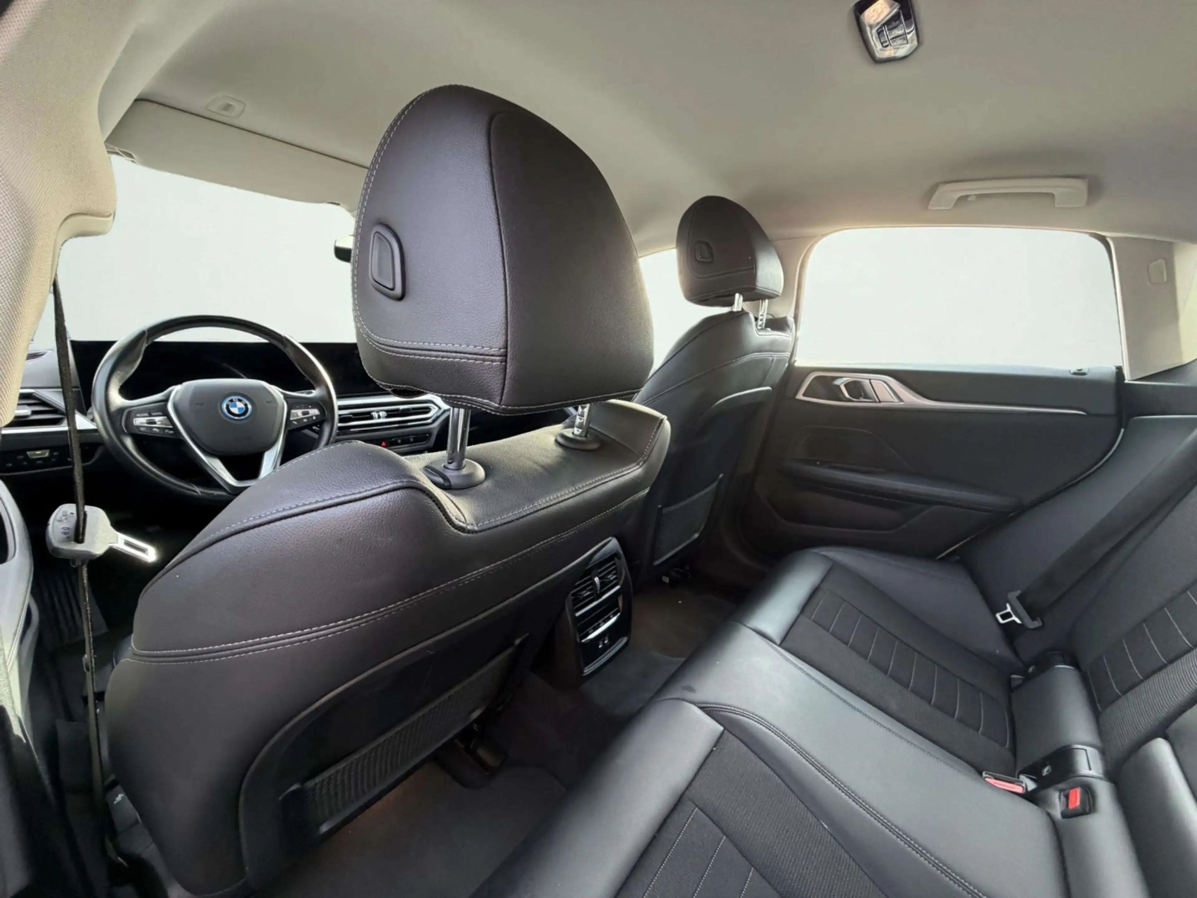BMW i4 EDrive40 84 kWh | SOH ..% | Adapt. Cruise | Camera — photo 10