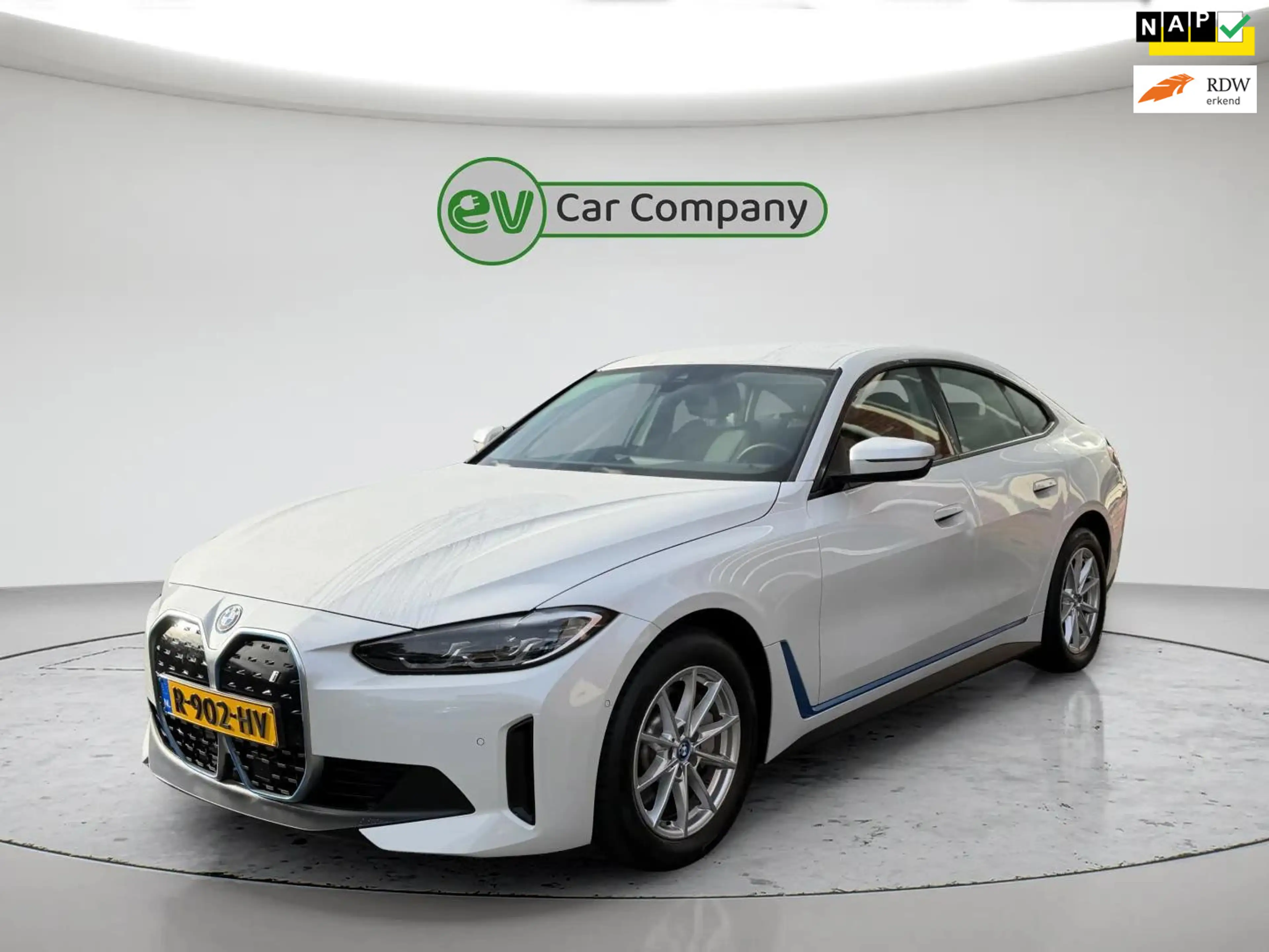 BMW i4 EDrive40 84 kWh | SOH ..% | Adapt. Cruise | Camera