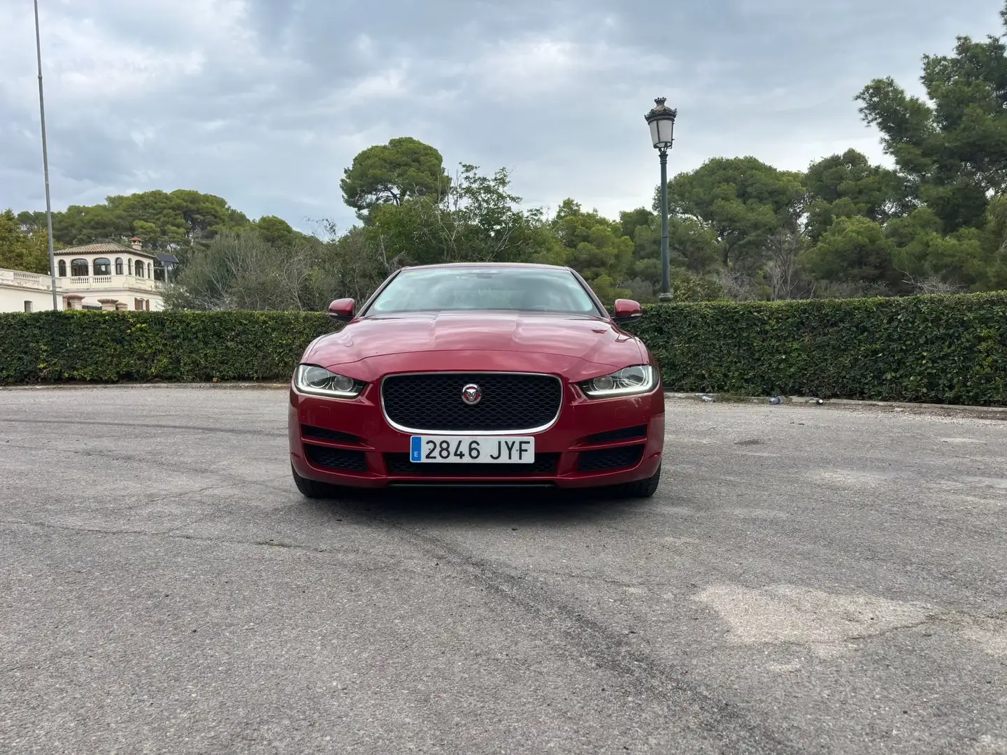 Jaguar XE XE 2.0 Diesel Pure AWD Aut. 180 Pure Rojo - 2