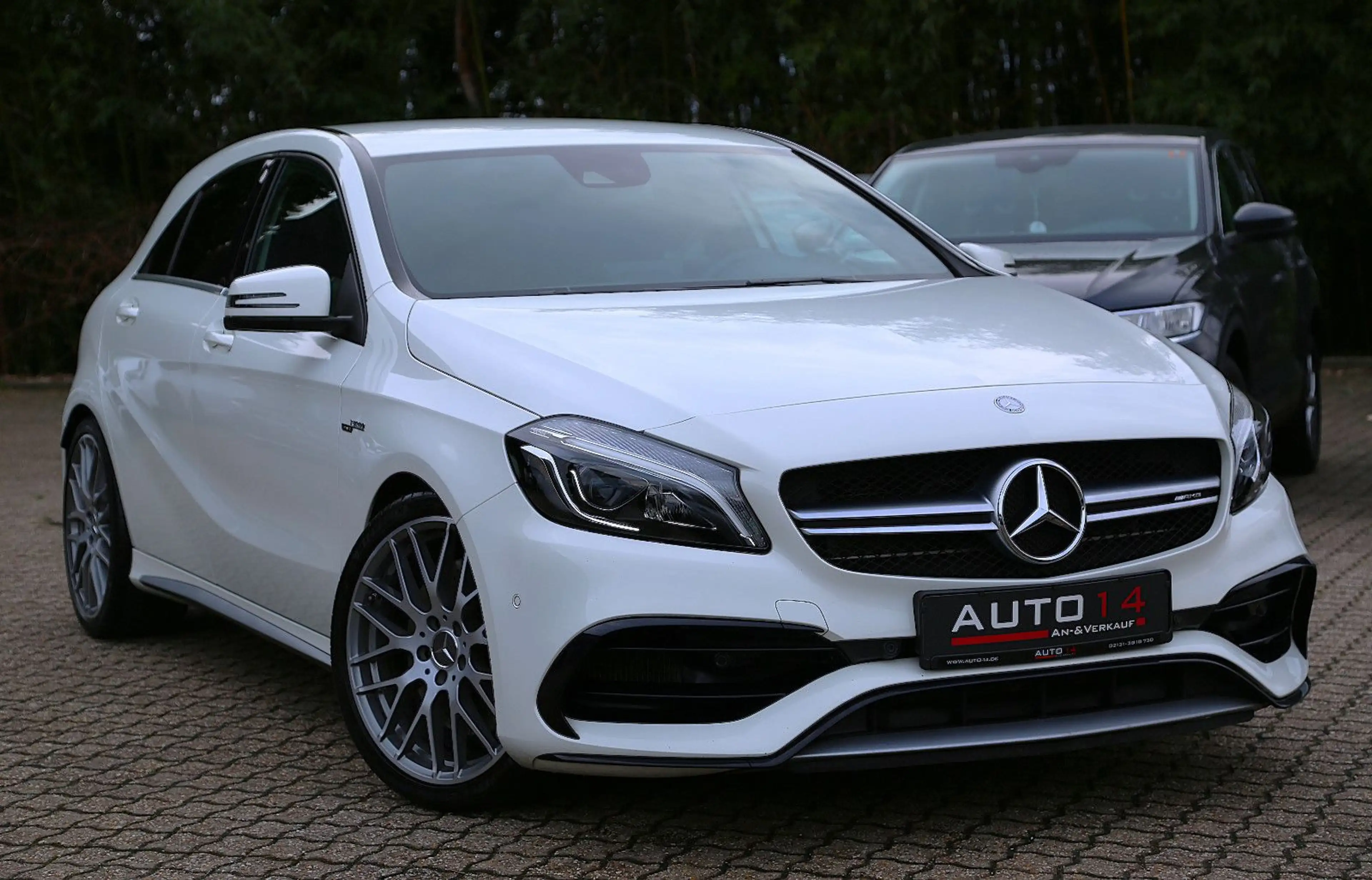 Mercedes-Benz A 45 AMG 4Matic Sportabgas Navi LED PDC IHC 19" — photo 8