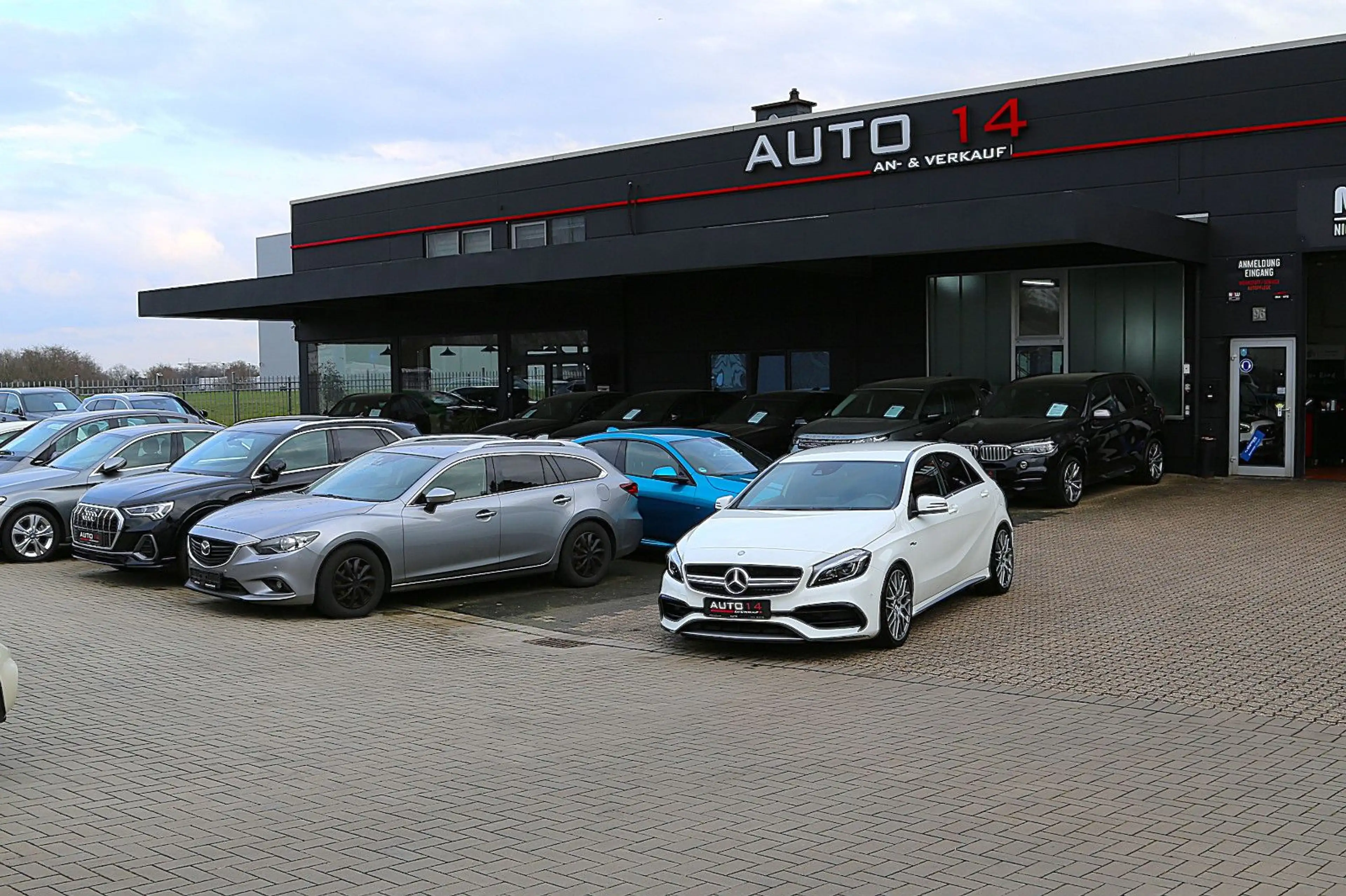 Mercedes-Benz A 45 AMG 4Matic Sportabgas Navi LED PDC IHC 19" — photo 5