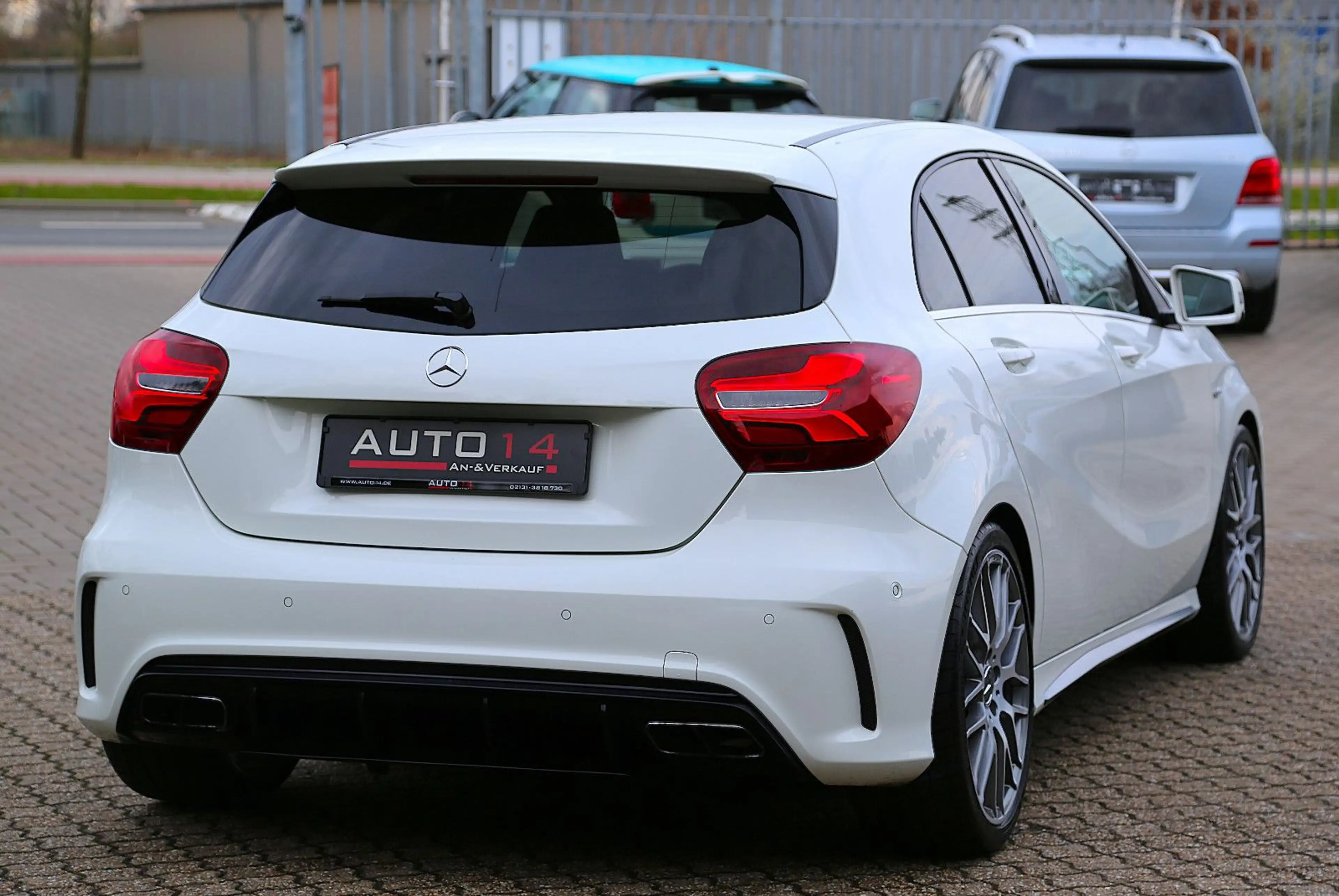 Mercedes-Benz A 45 AMG 4Matic Sportabgas Navi LED PDC IHC 19" — photo 14