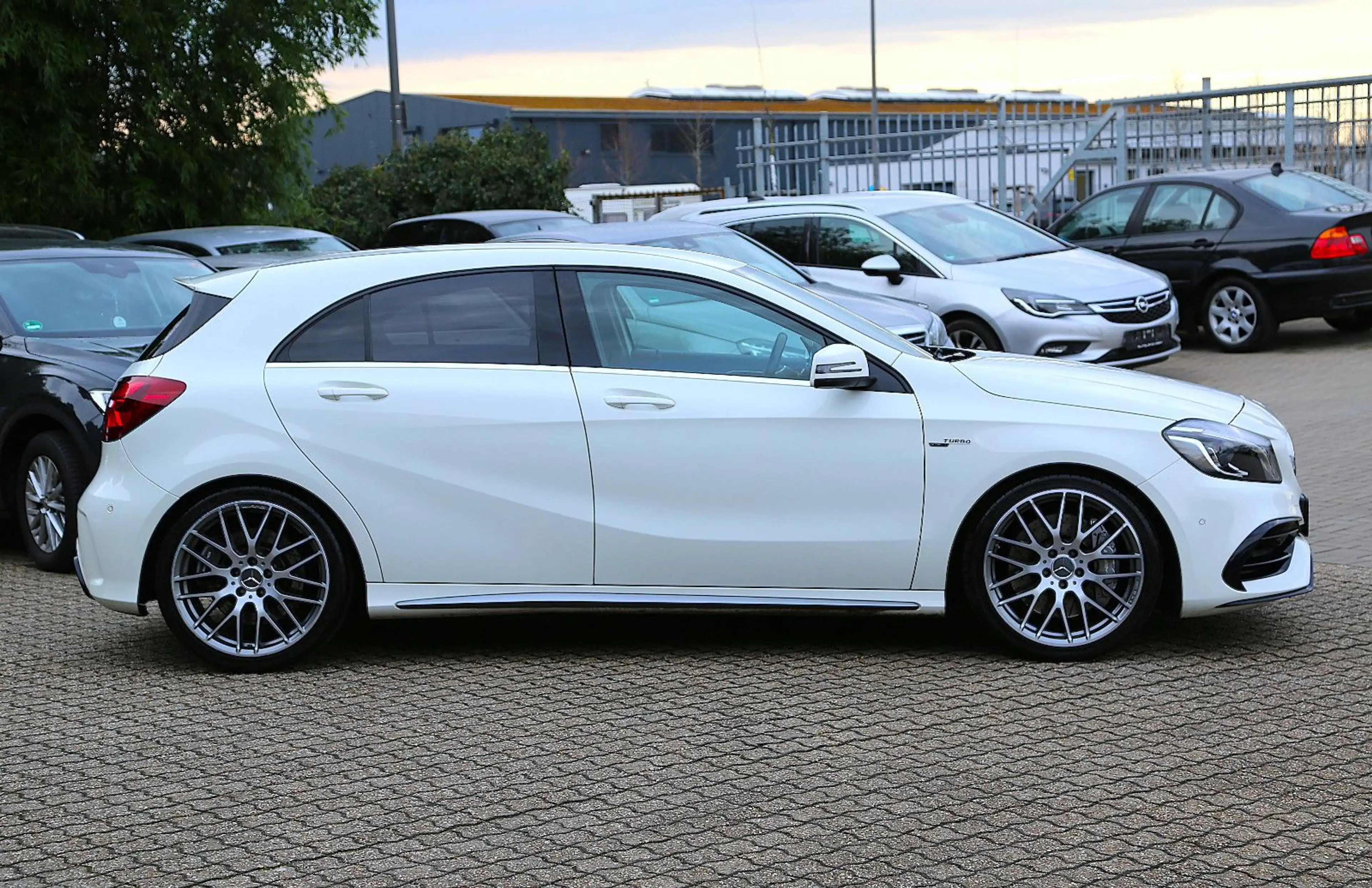 Mercedes-Benz A 45 AMG 4Matic Sportabgas Navi LED PDC IHC 19" — photo 15