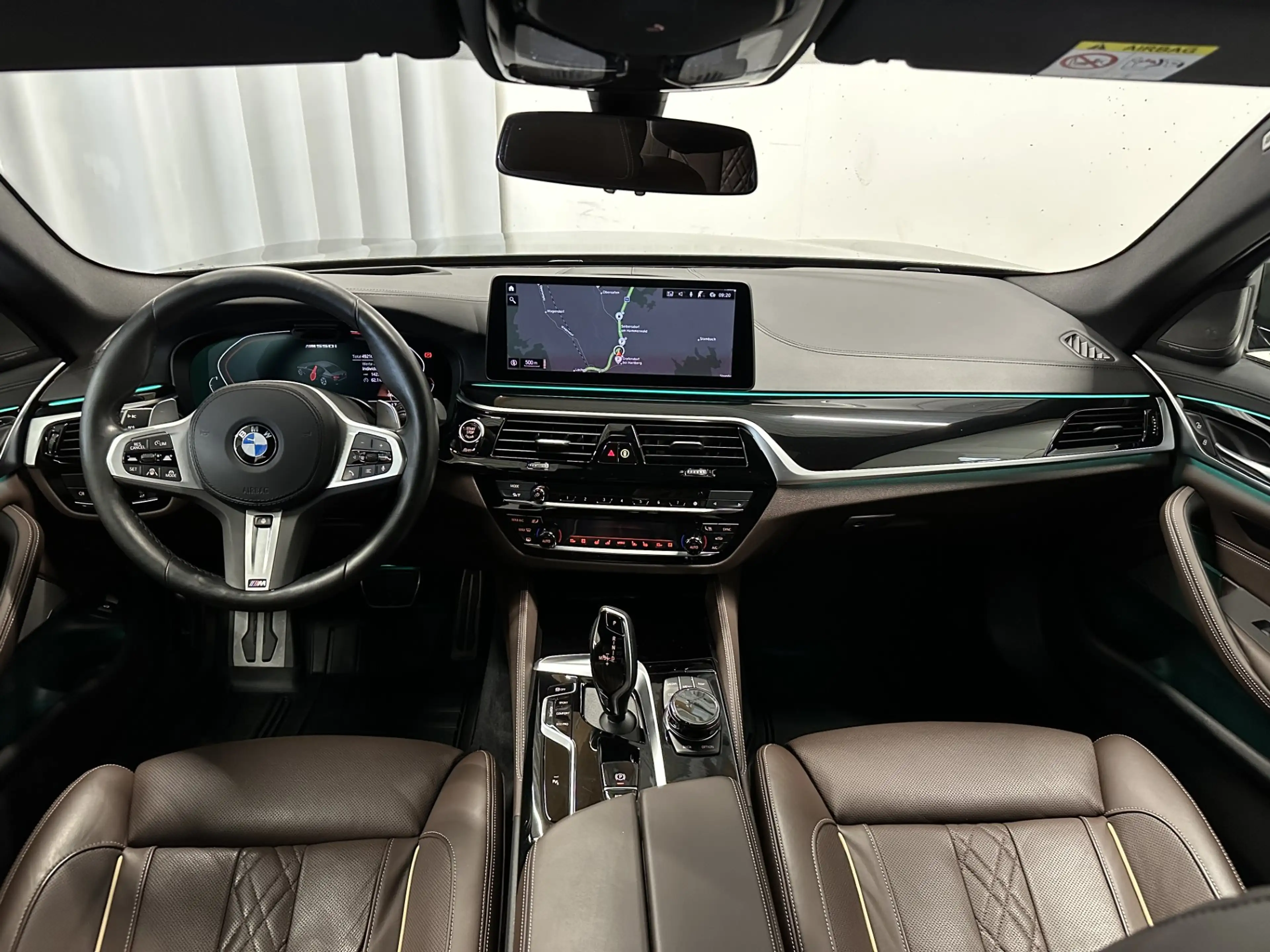 BMW M550 i xDrive *Laser / HUD / DrvAssPro* — photo 9