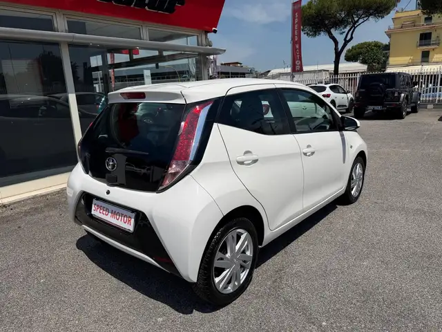 Toyota Aygo view 5