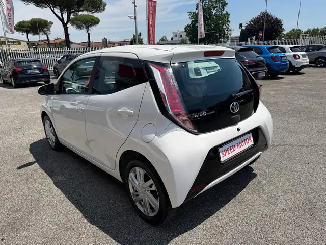 Toyota Aygo view 8