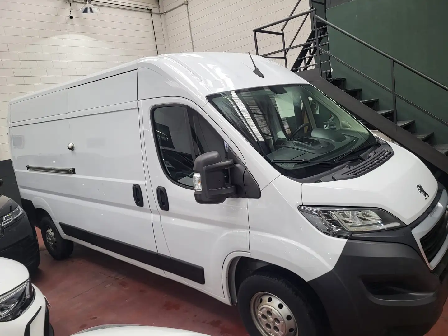 Peugeot Boxer 2.2 BlueHDi 140CV L3 H2 Bianco - 2