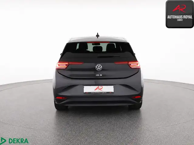 Volkswagen ID.3 view 4