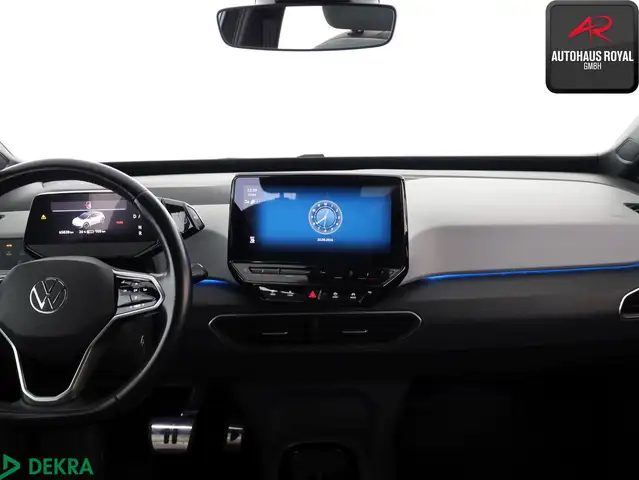 Volkswagen ID.3 view 9