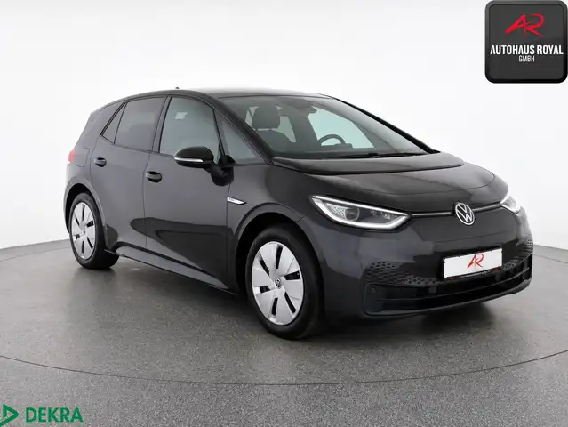 Volkswagen ID.3 view 7