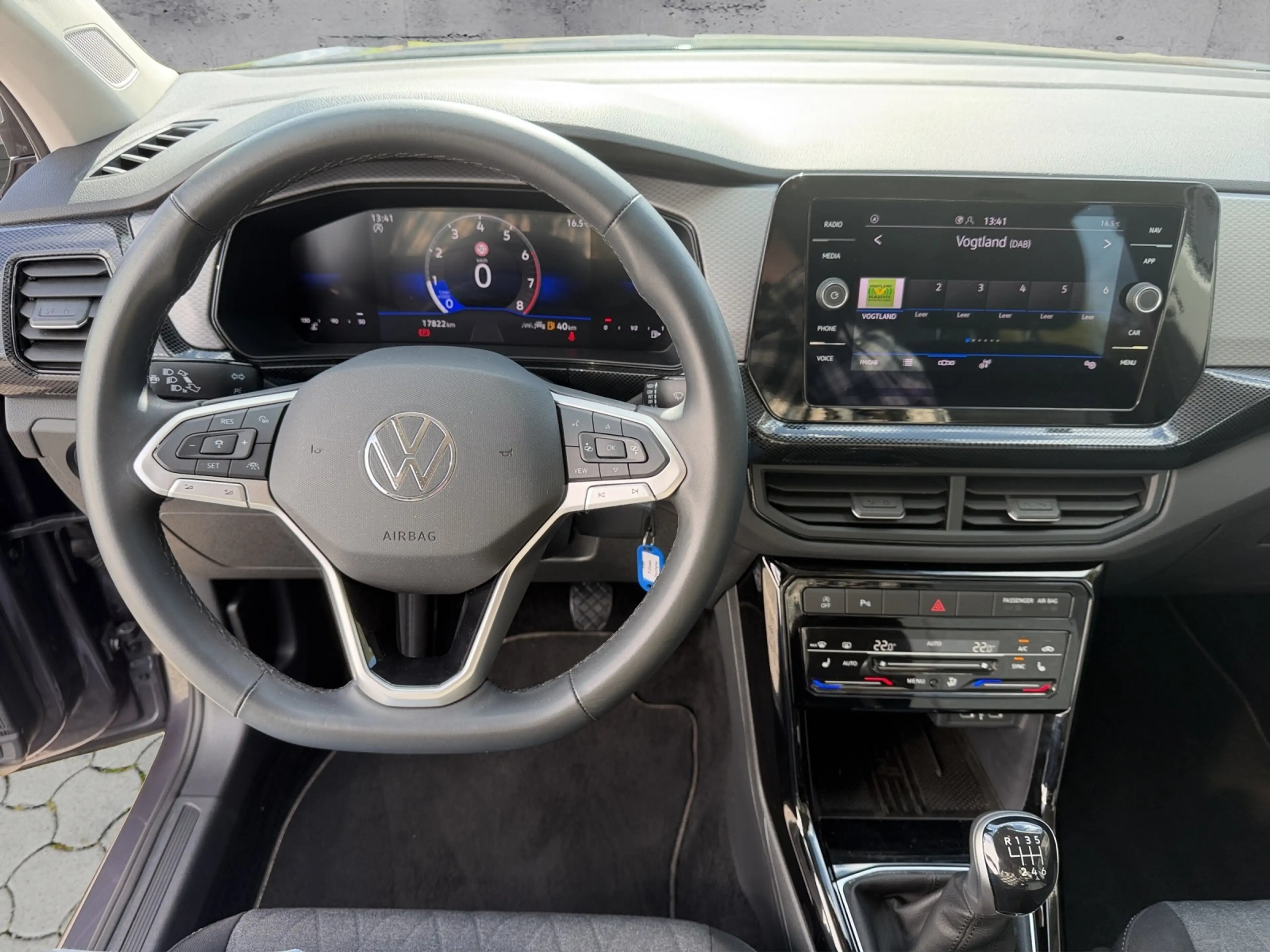 Volkswagen T-Cross Life 1.0 TSI 5JG/AHK/ACC/CARPLAY — photo 10
