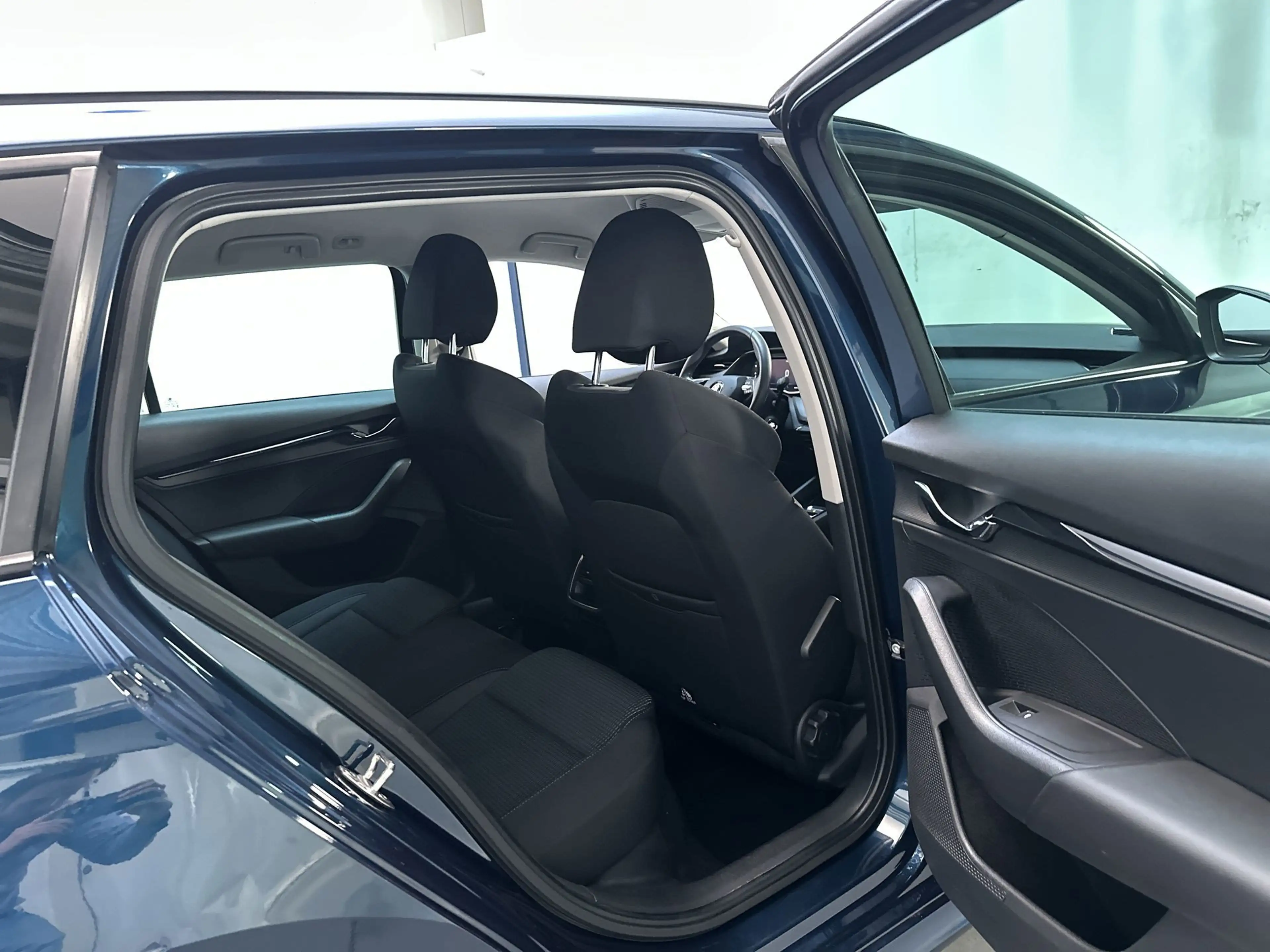 Skoda Octavia Combi 1.0 e-TSI 110pk DSG Ambition Navigatie Trekh — photo 18