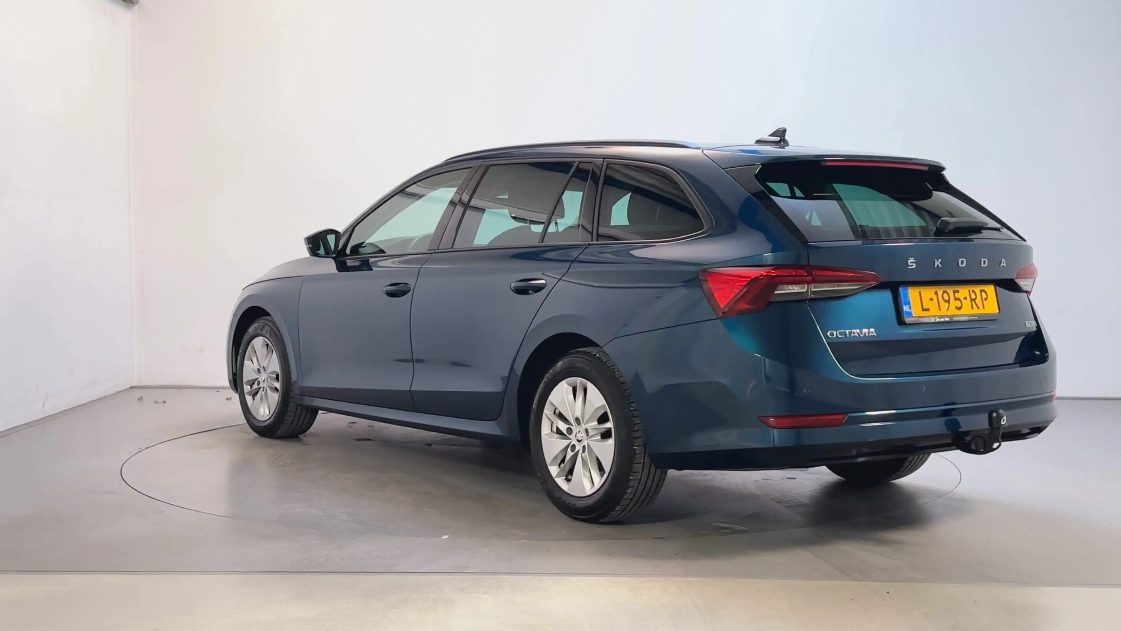 Skoda Octavia Combi 1.0 e-TSI 110pk DSG Ambition Navigatie Trekh — photo 6