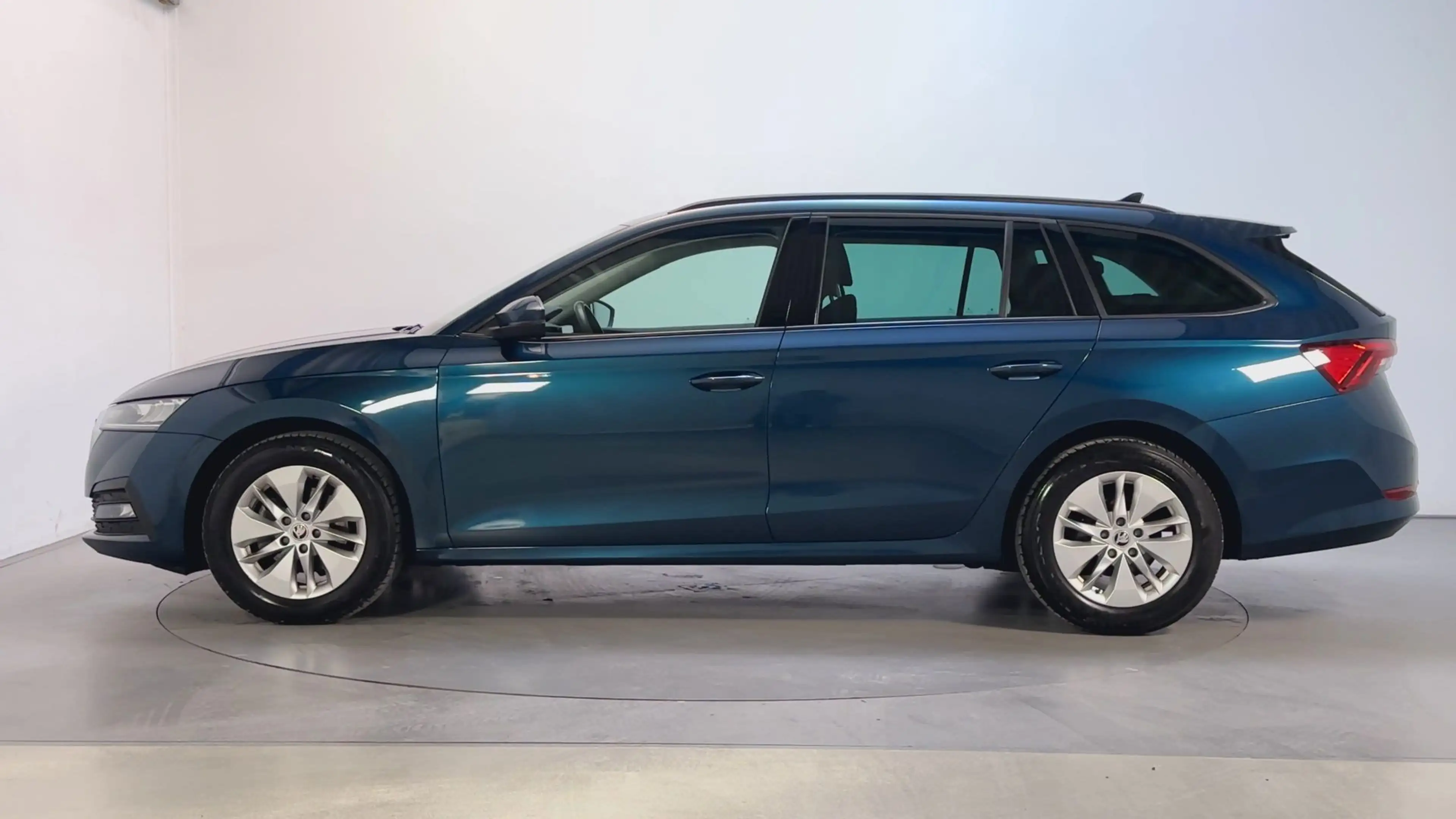 Skoda Octavia Combi 1.0 e-TSI 110pk DSG Ambition Navigatie Trekh — photo 14