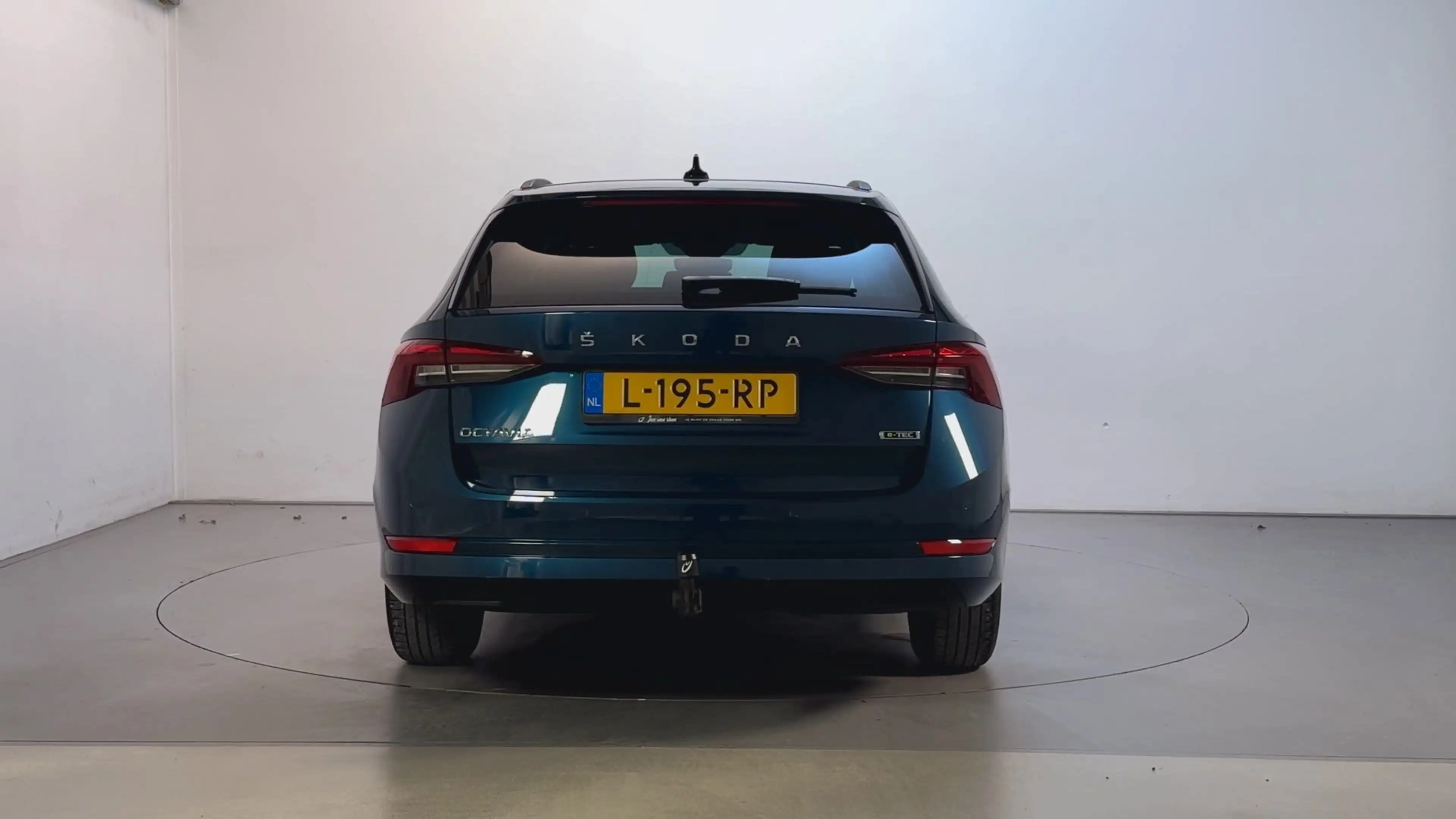 Skoda Octavia Combi 1.0 e-TSI 110pk DSG Ambition Navigatie Trekh — photo 10