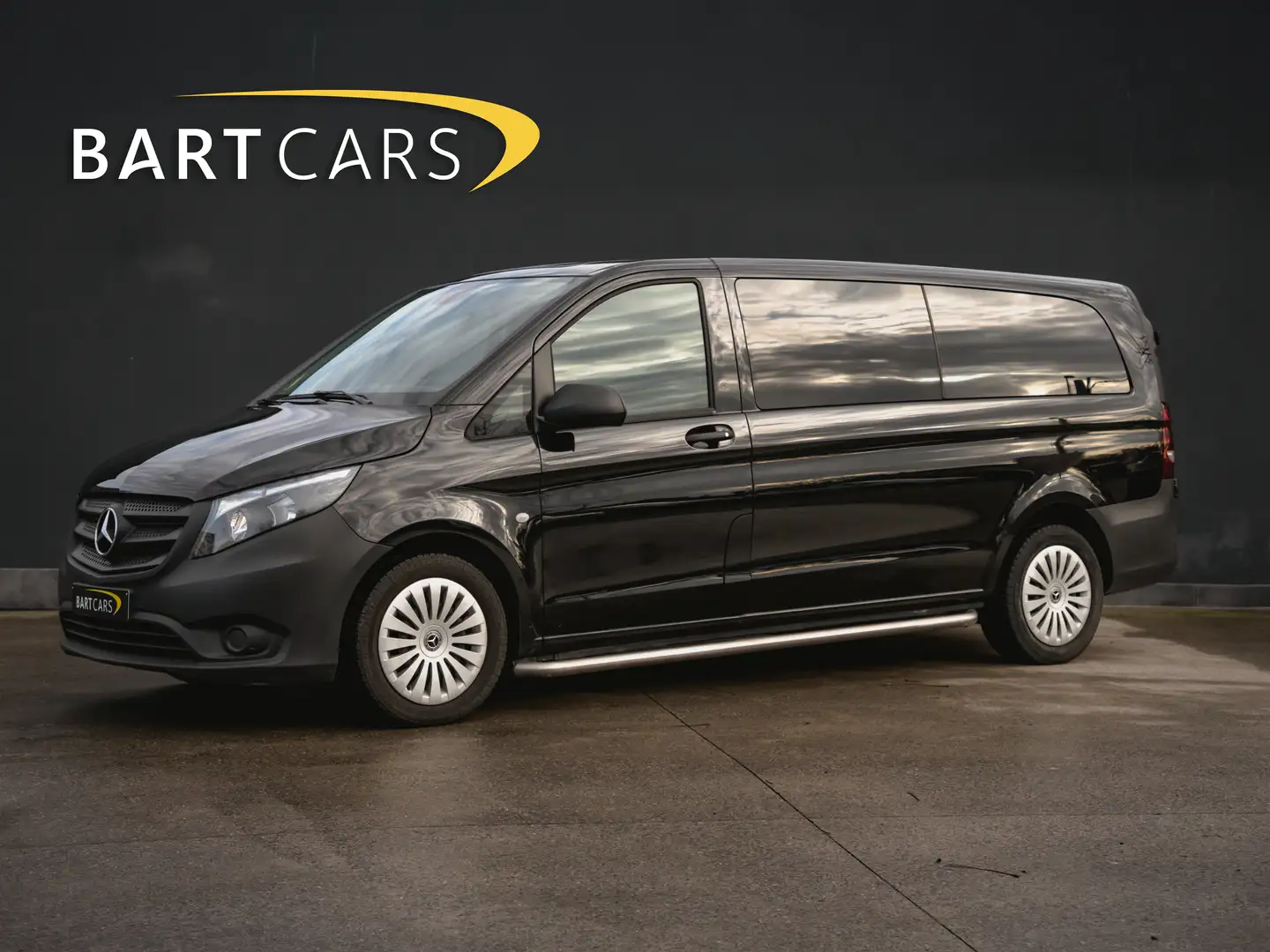 Mercedes-Benz Vito Tourer 8+1 Zwart - 1