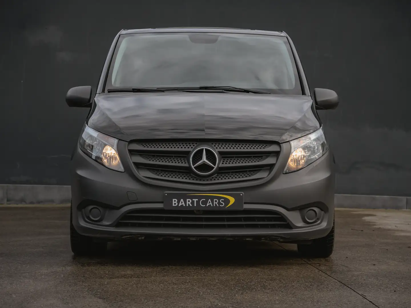 Mercedes-Benz Vito Tourer 8+1 Zwart - 2