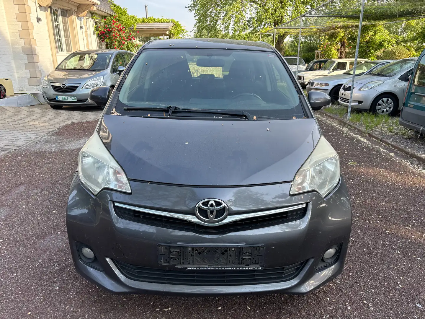 Toyota Verso-S Verso S 1.4 D-4D Grijs - 1