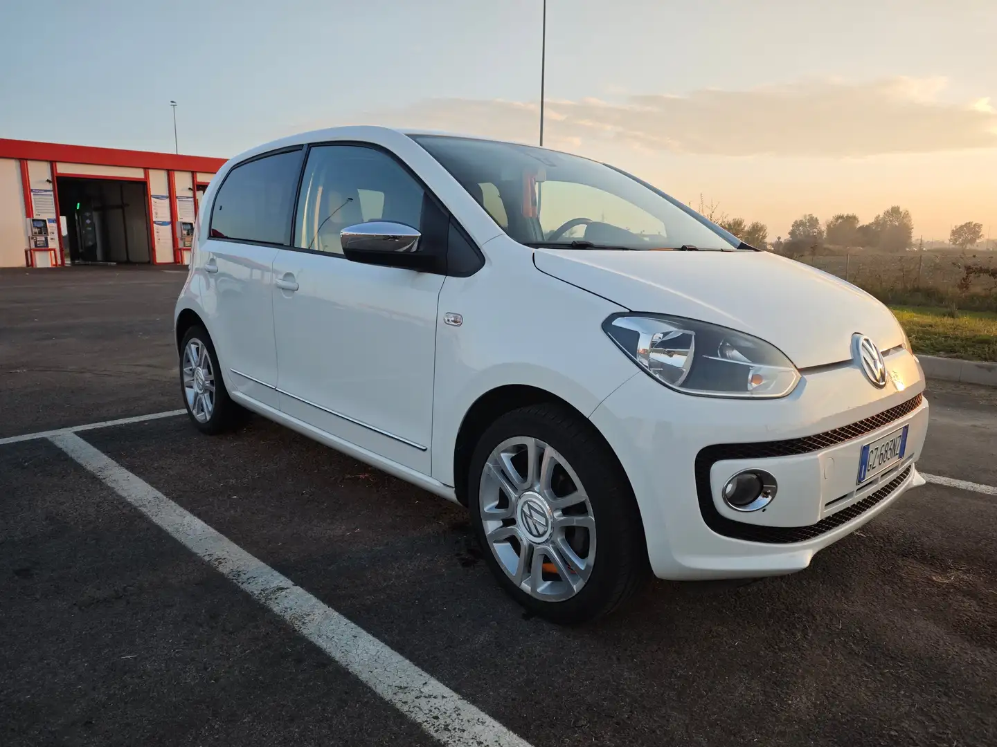 Volkswagen up! up! 2012 5p 1.0 eco High 68cv Bianco - 1