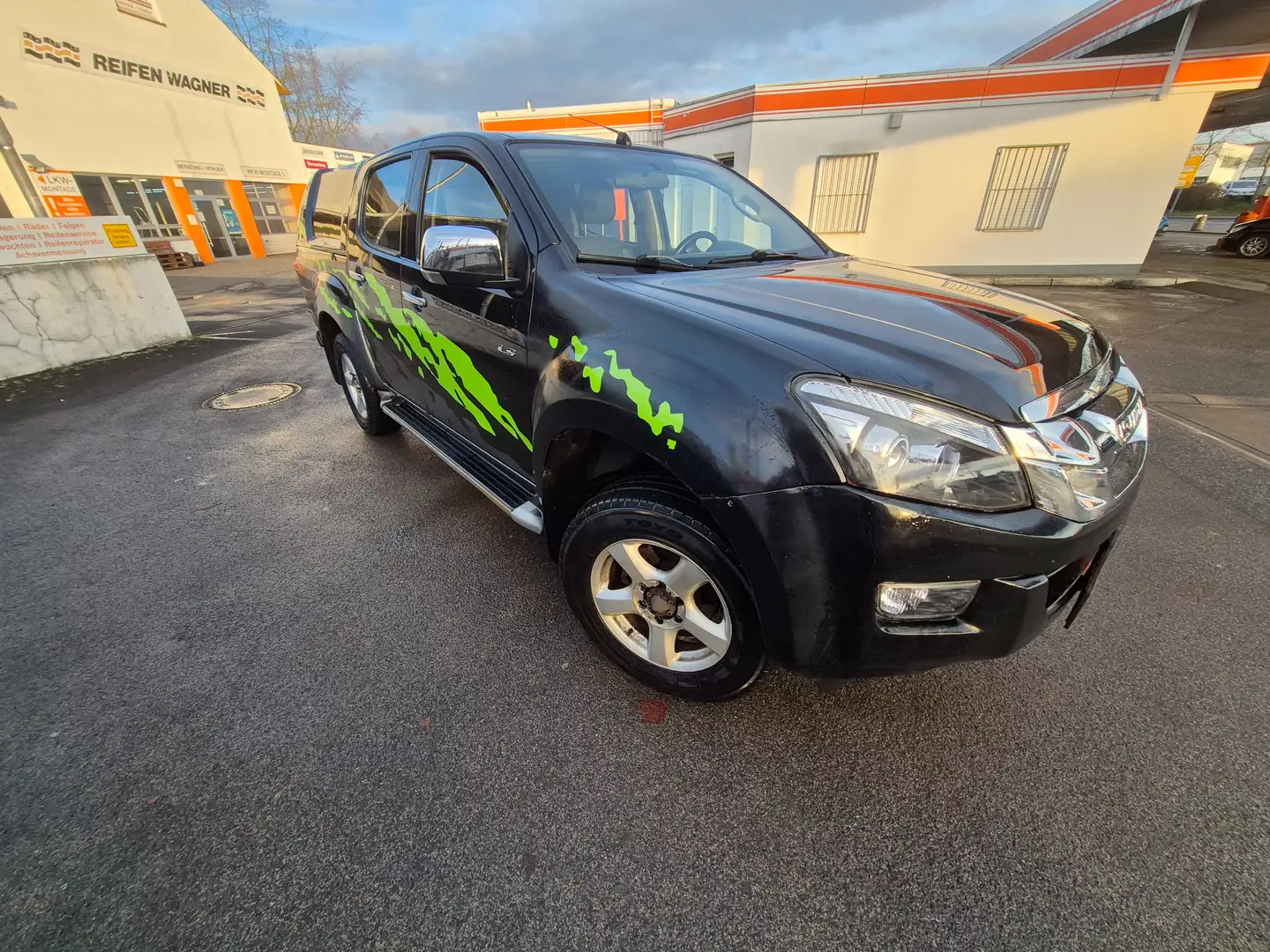 Isuzu D-Max D-Max 4x4 Double Cab Autm. Premium Schwarz - 2
