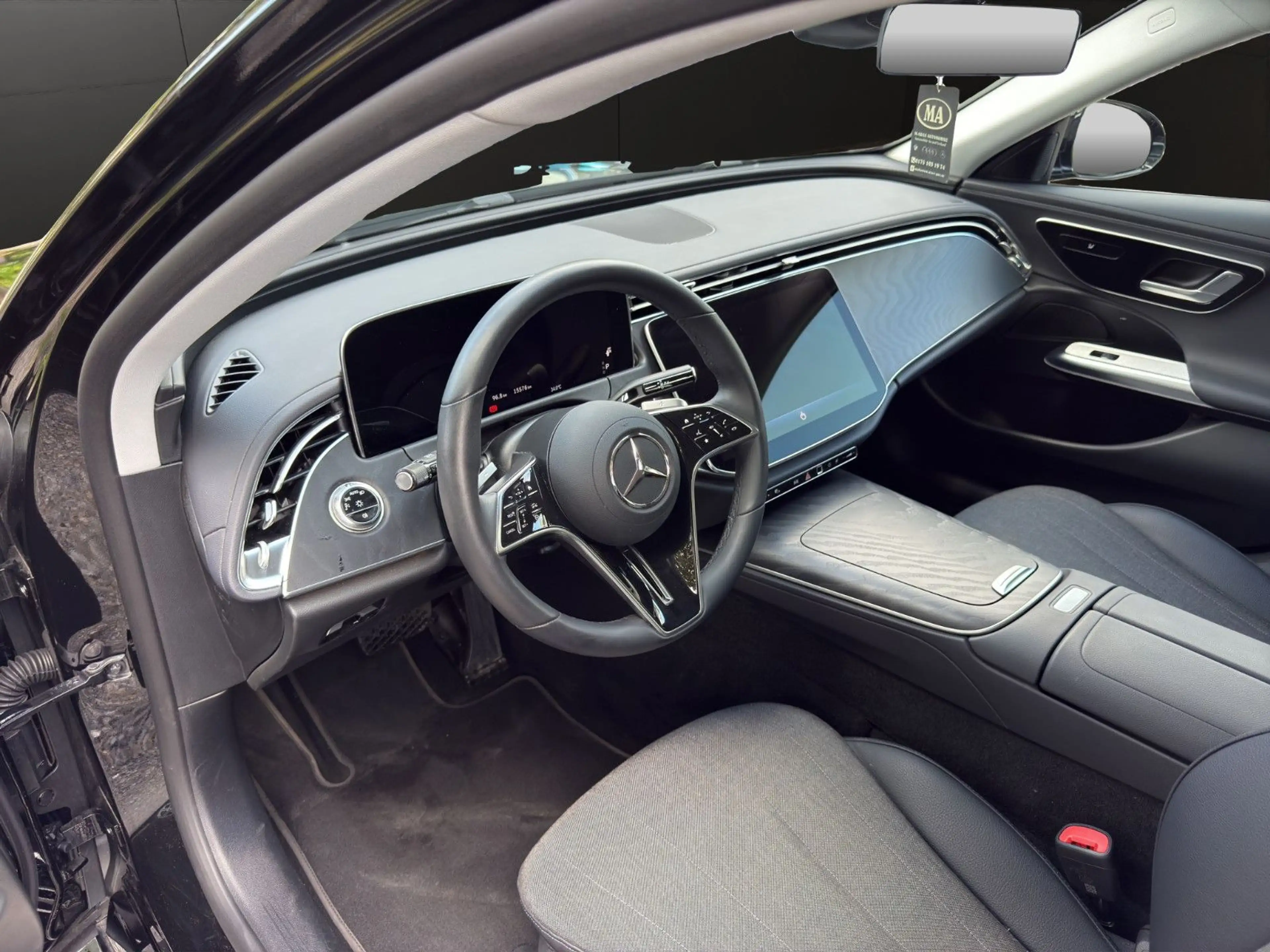 Mercedes-Benz E 220 d T-4Matic Avantgarde AHK — photo 10