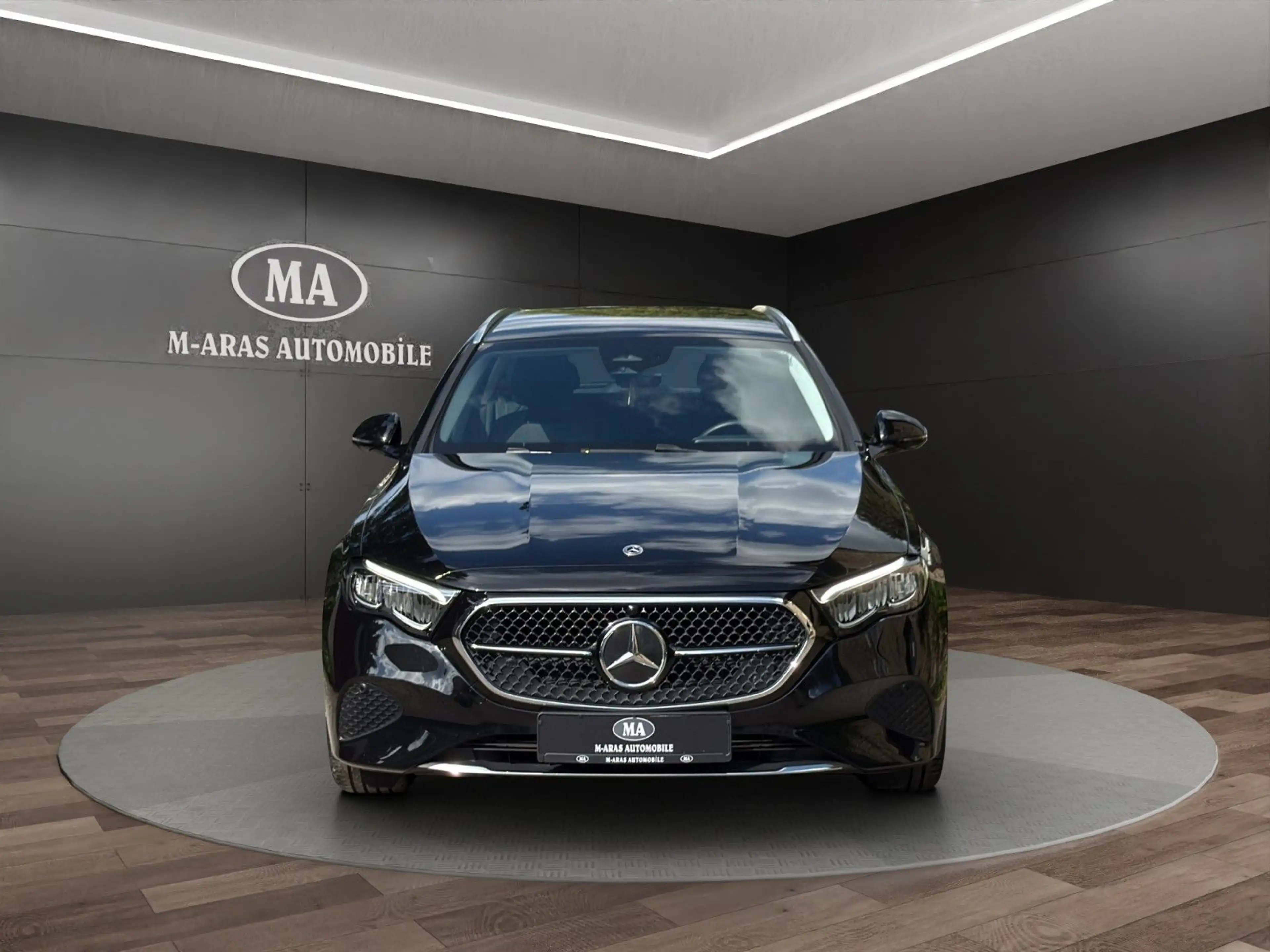 Mercedes-Benz E 220 d T-4Matic Avantgarde AHK — photo 2