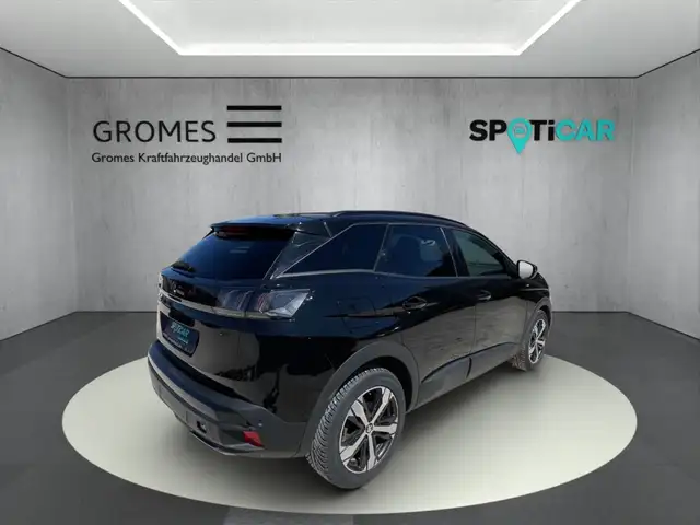 Peugeot 3008 view 3