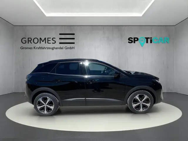 Peugeot 3008 view 2