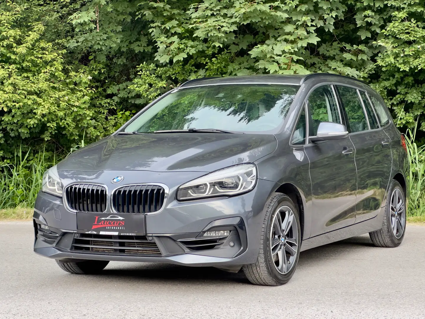 BMW 218 218 i Sport Line LED*AHK*LEDER*1BESITZ*AUT* Grau - 1
