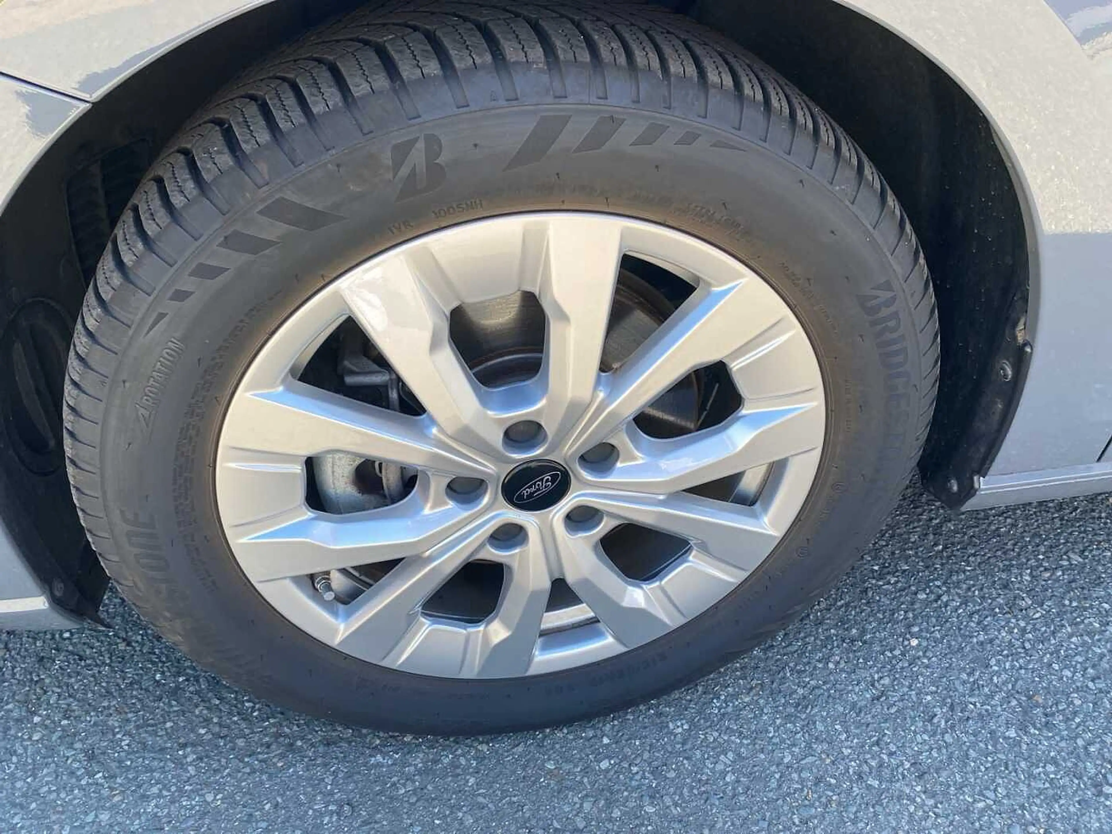 Ford Grand Tourneo PHEV Connect Titanium L2 — photo 11