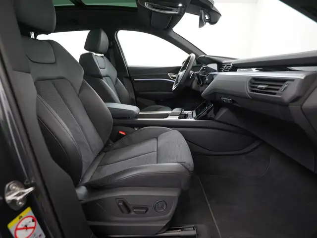 Audi E-Tron view 3