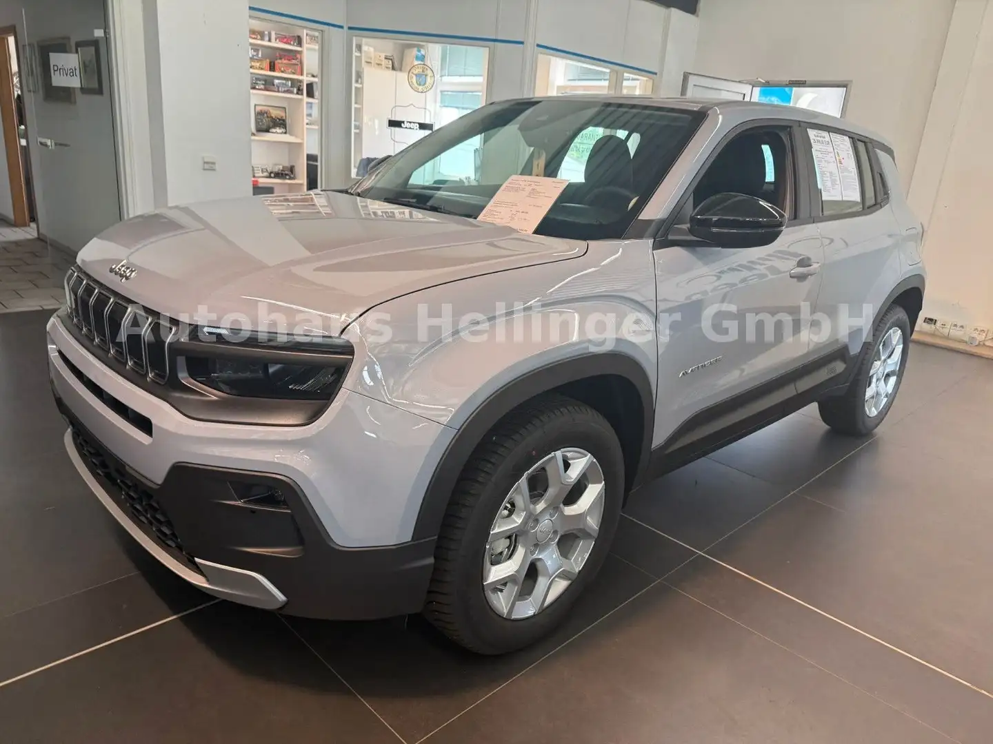 Jeep Avenger Altitude 1.2l Schaltgetriebe Grau - 1