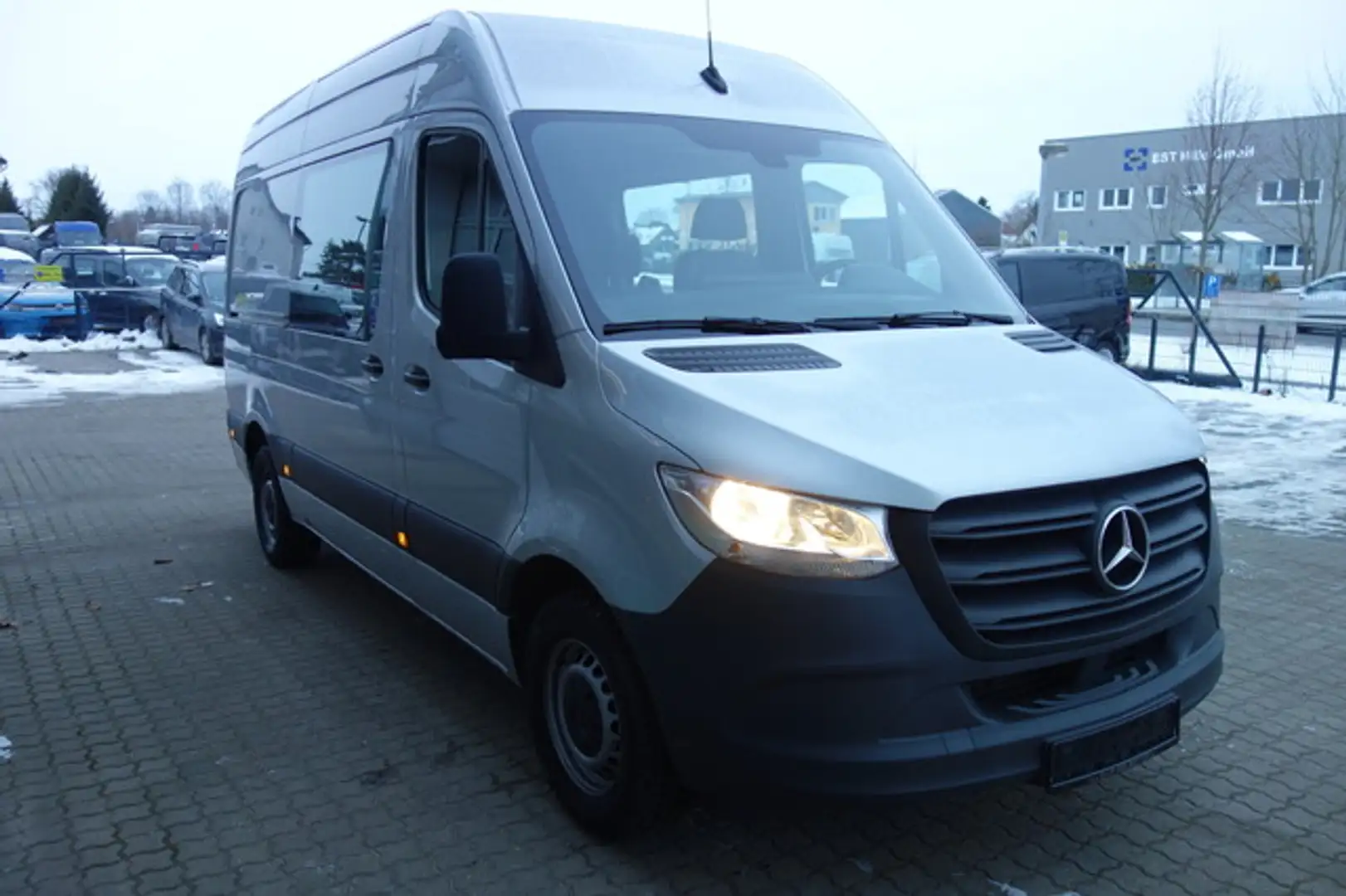 Mercedes-Benz Sprinter 317 CDI Mixto L2H2 5SITZER/TEMP/9-G/KLIMA Silber - 2